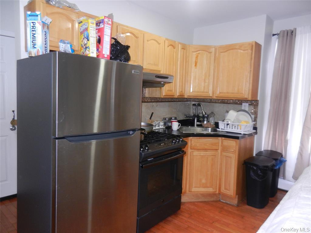 Single Family Essex  Brooklyn, NY 11208, MLS-930551-8