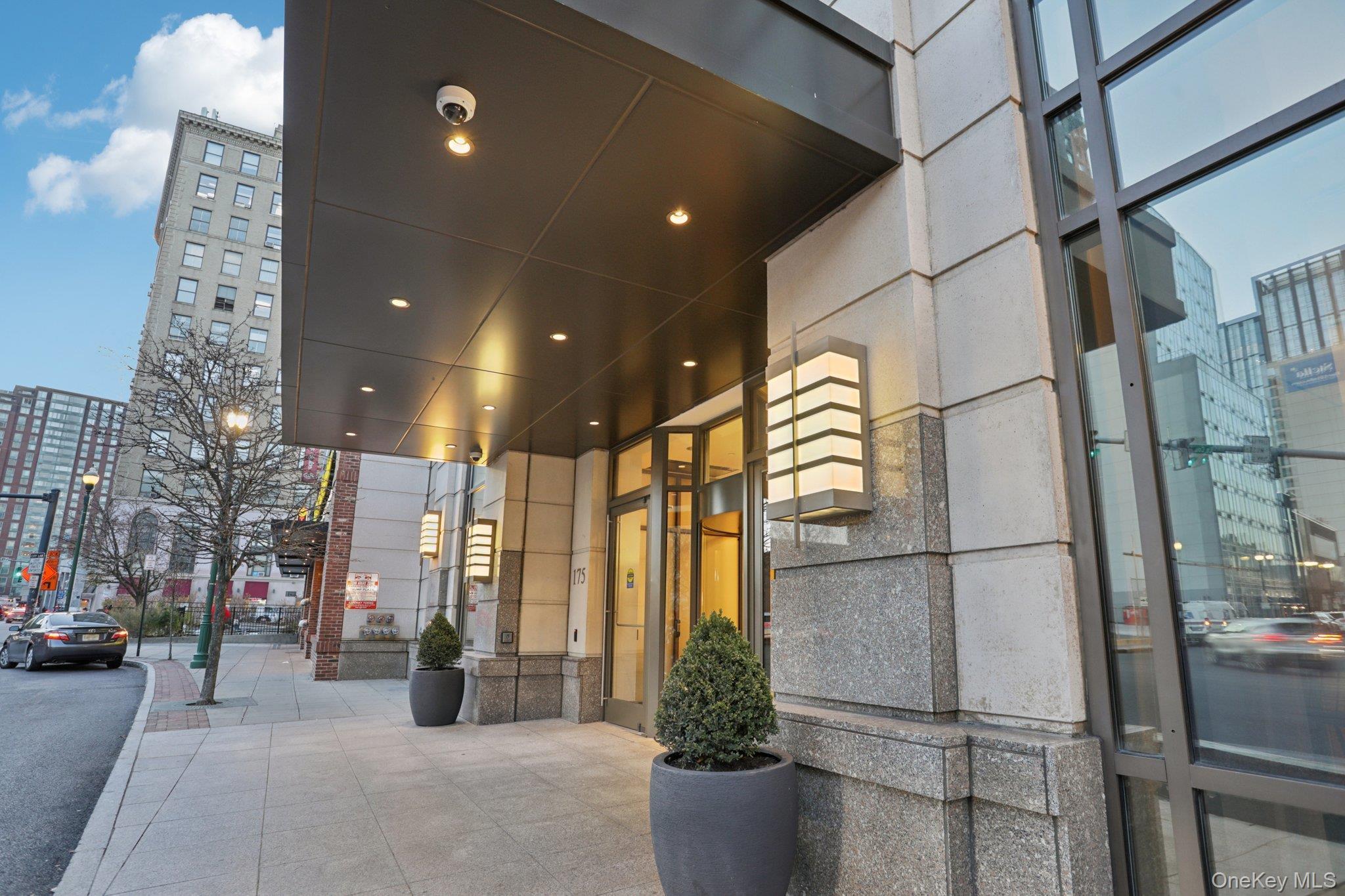 Condo Huguenot  Westchester County, NY 10801, MLS-930561-2