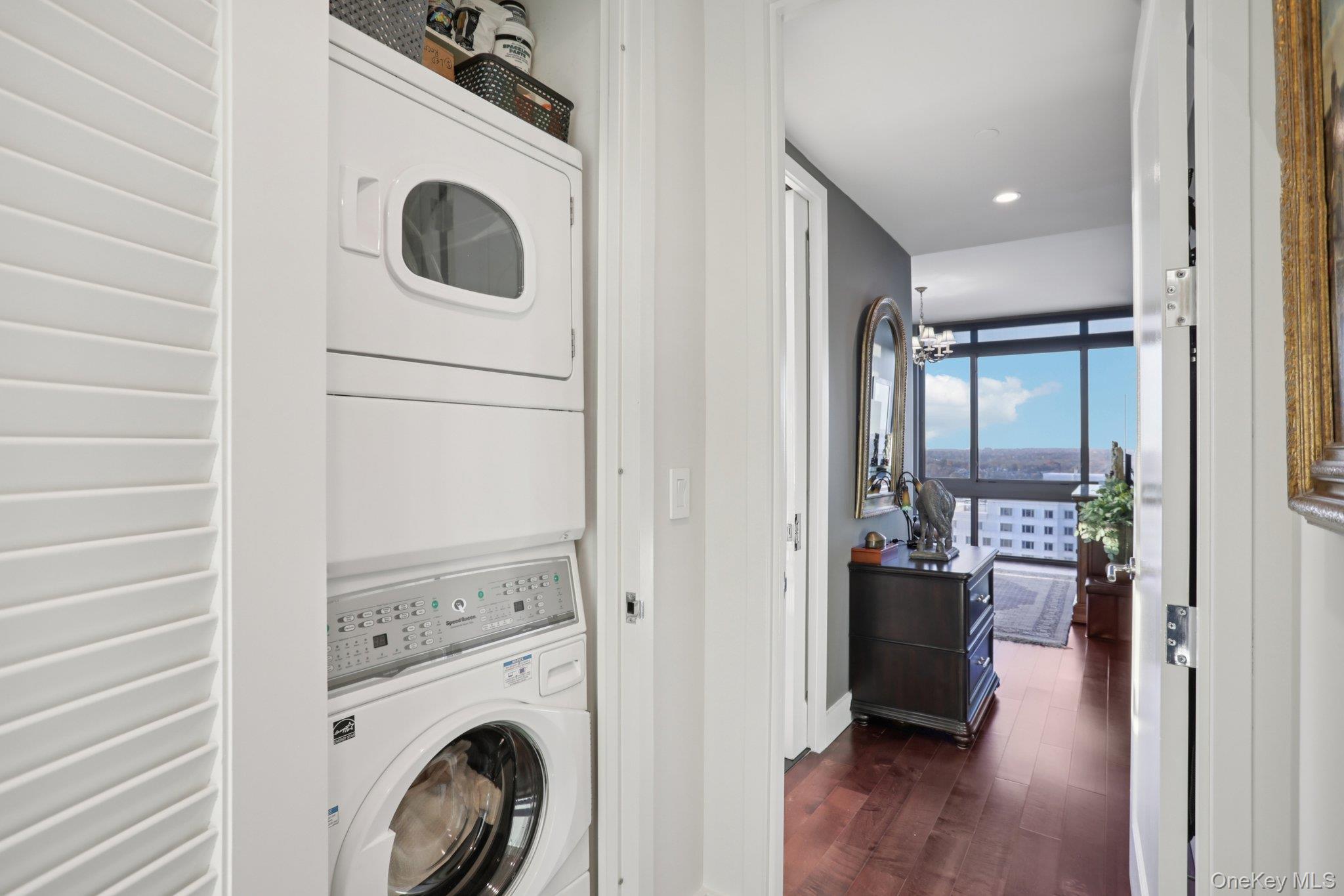 Condo Huguenot  Westchester County, NY 10801, MLS-930561-25