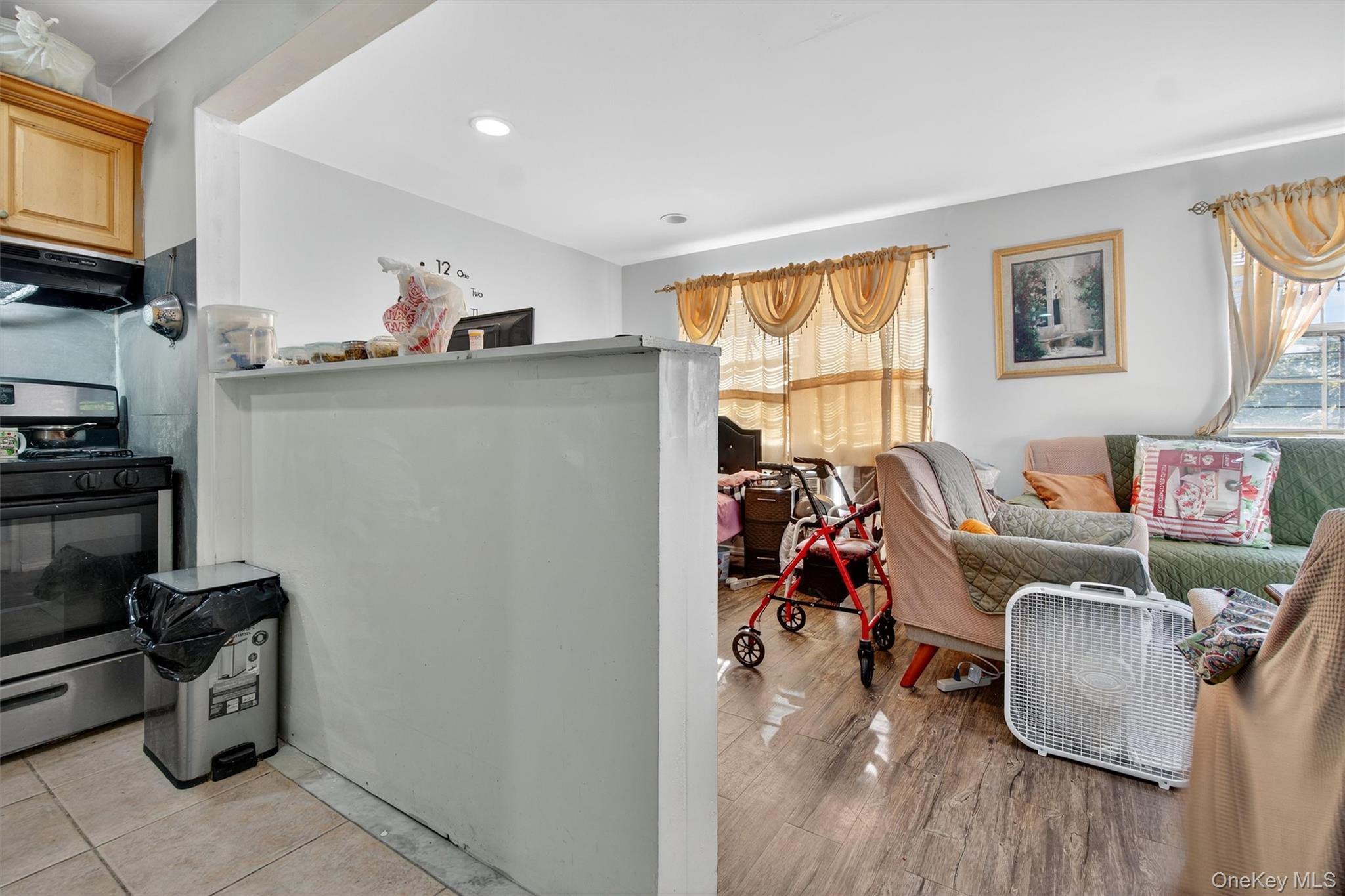 Single Family Mansion Bronx, NY 10460, MLS-930591-18