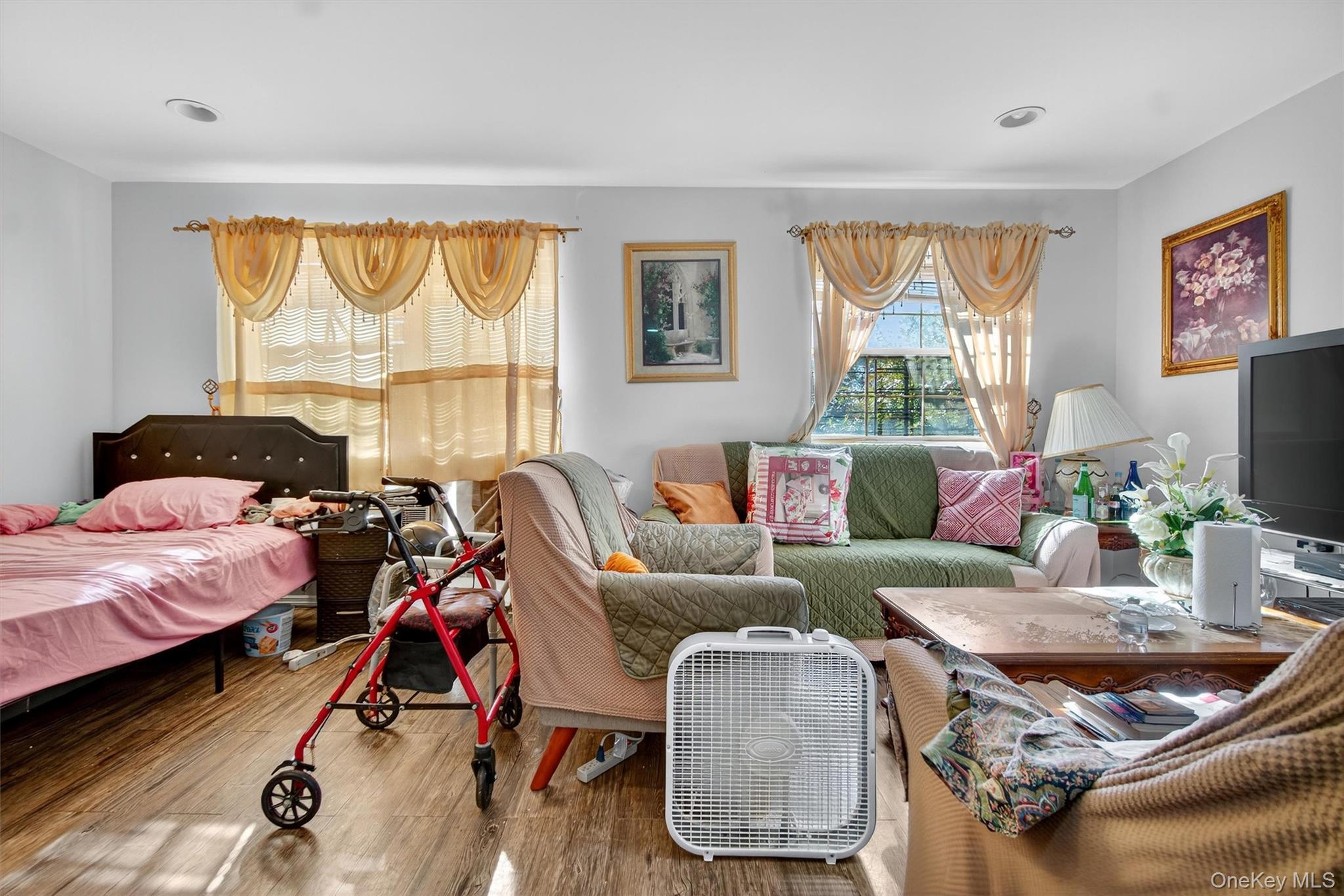 Single Family Mansion Bronx, NY 10460, MLS-930591-19