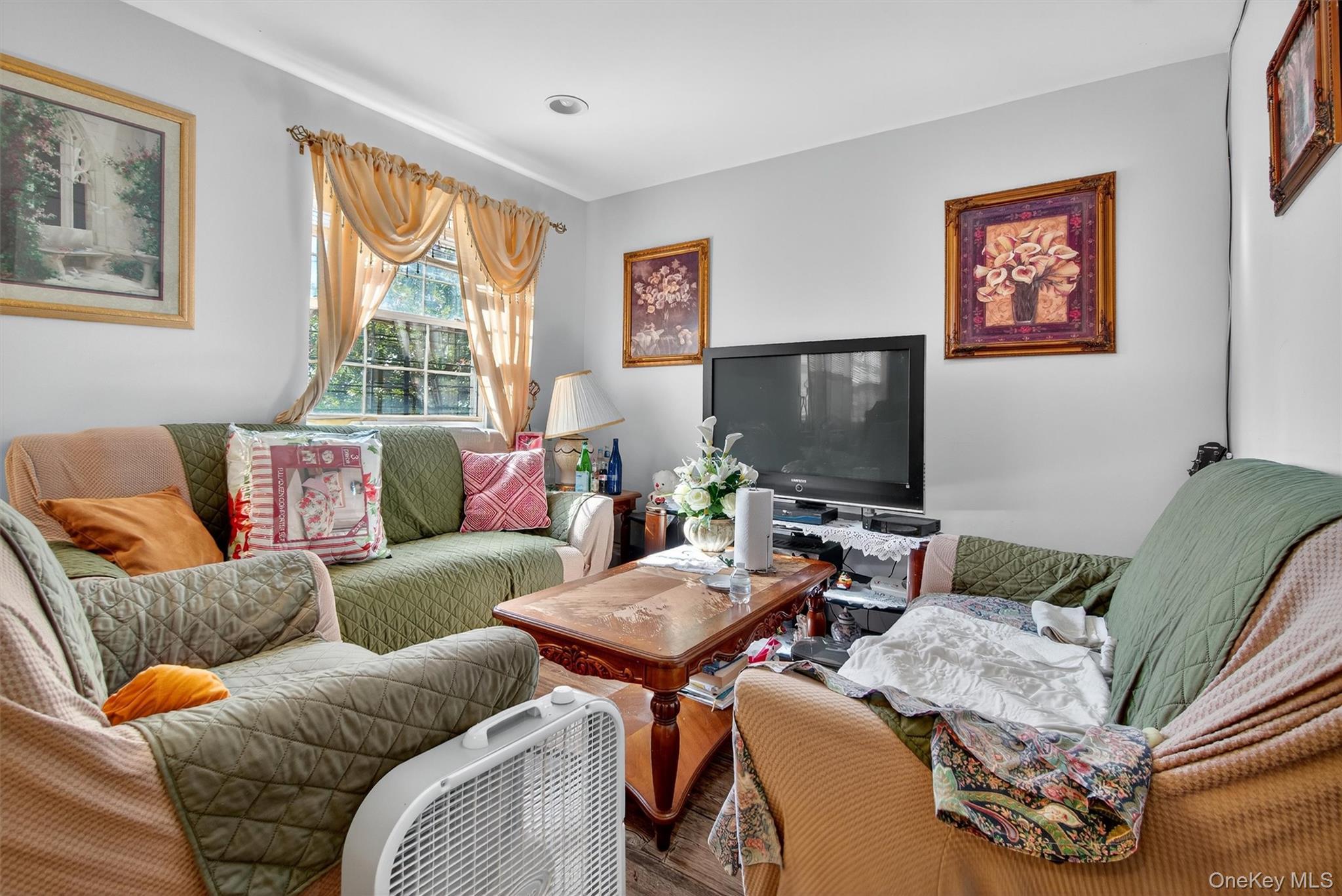 Single Family Mansion Bronx, NY 10460, MLS-930591-21