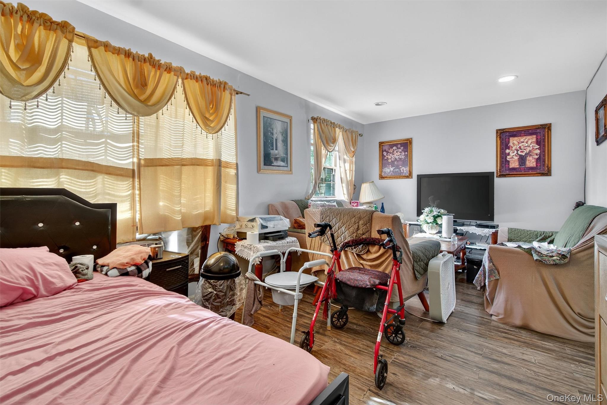 Single Family Mansion Bronx, NY 10460, MLS-930591-22