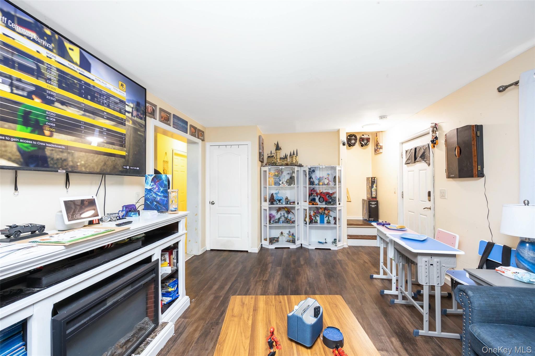 Single Family Orchard  Westchester County, NY 10703, MLS-930603-8