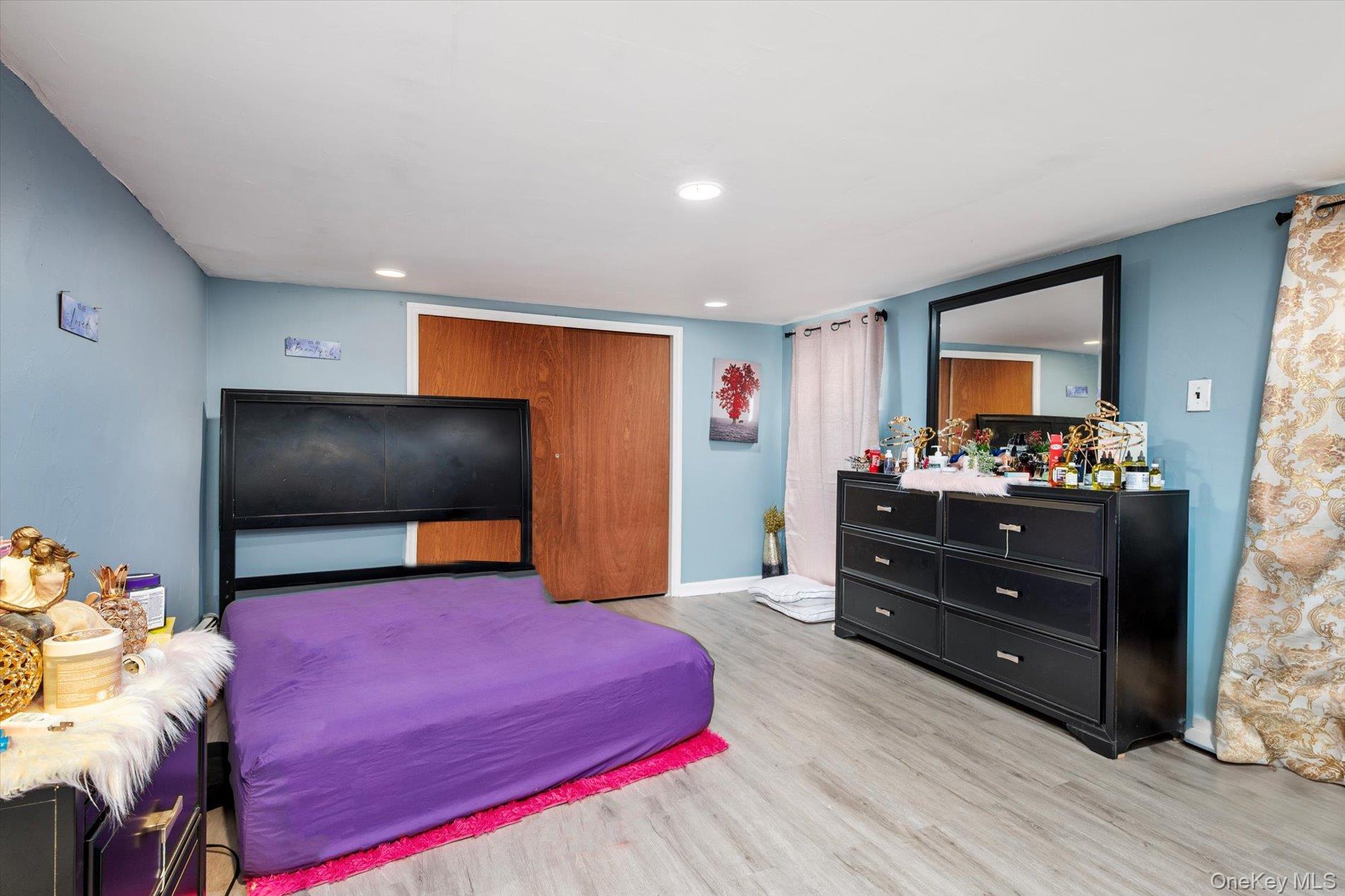 Single Family 231st  Queens, NY 11413, MLS-930617-14