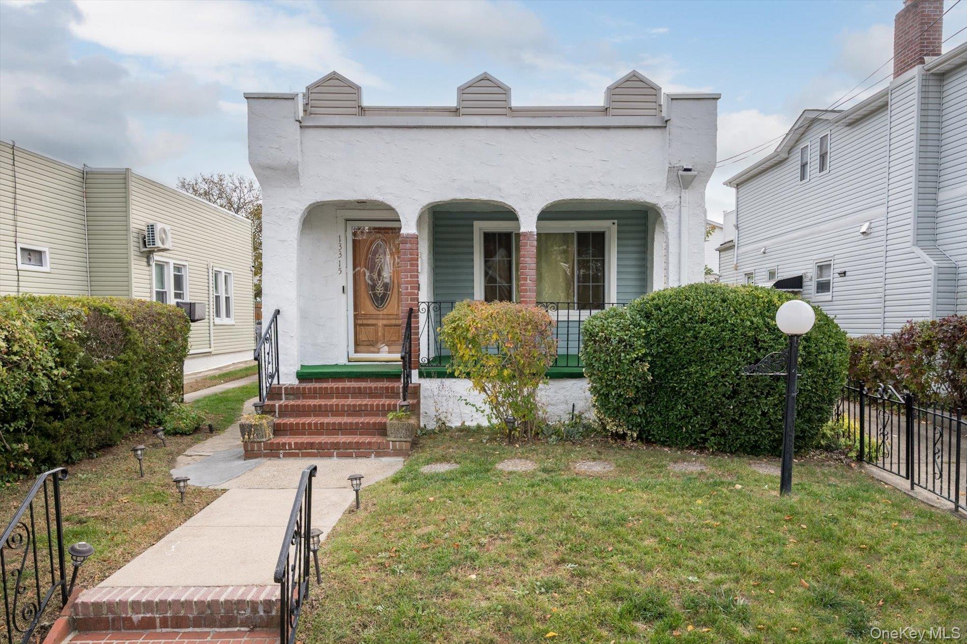 Single Family 231st  Queens, NY 11413, MLS-930617-2