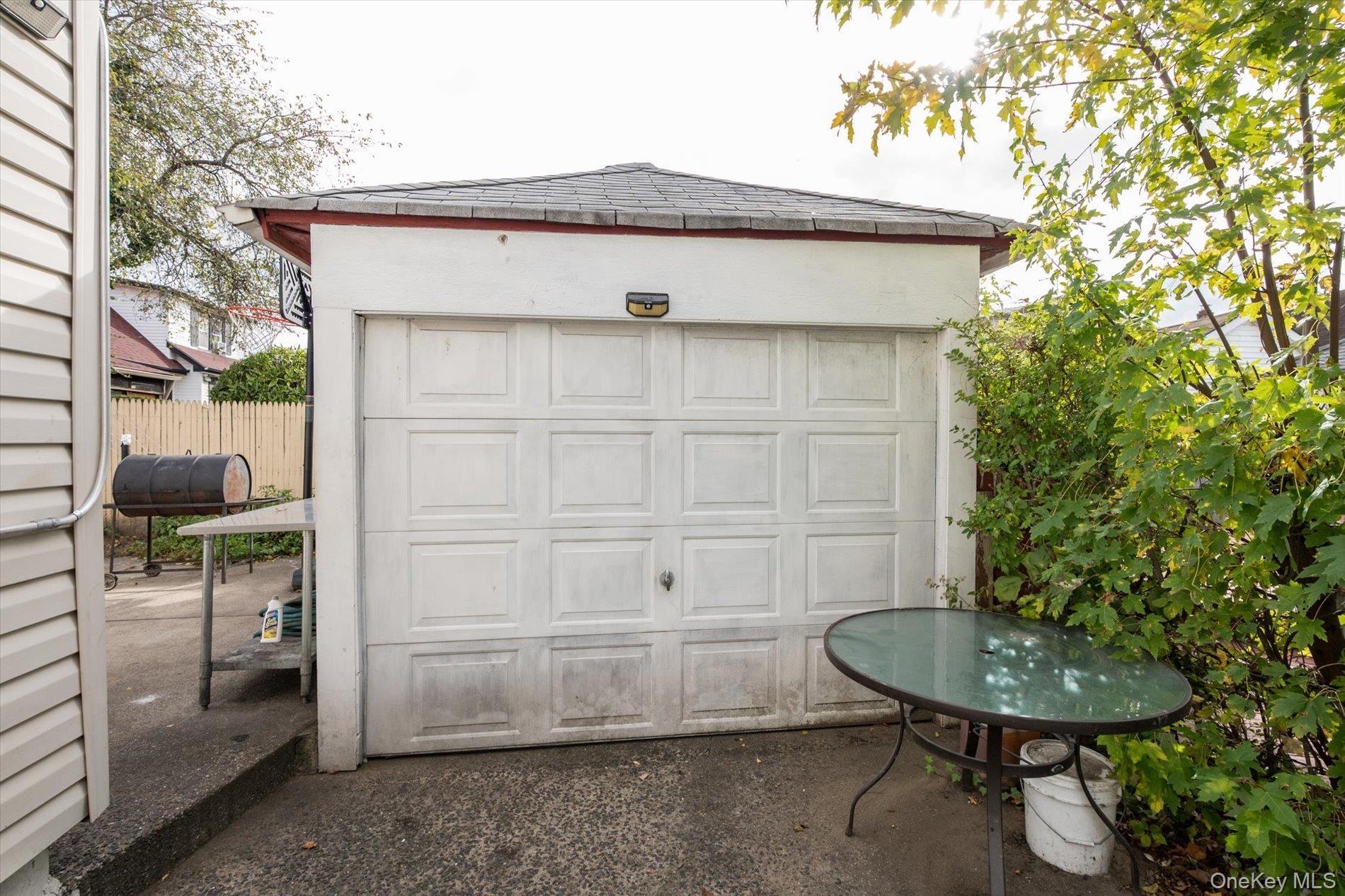 Single Family 231st  Queens, NY 11413, MLS-930617-22