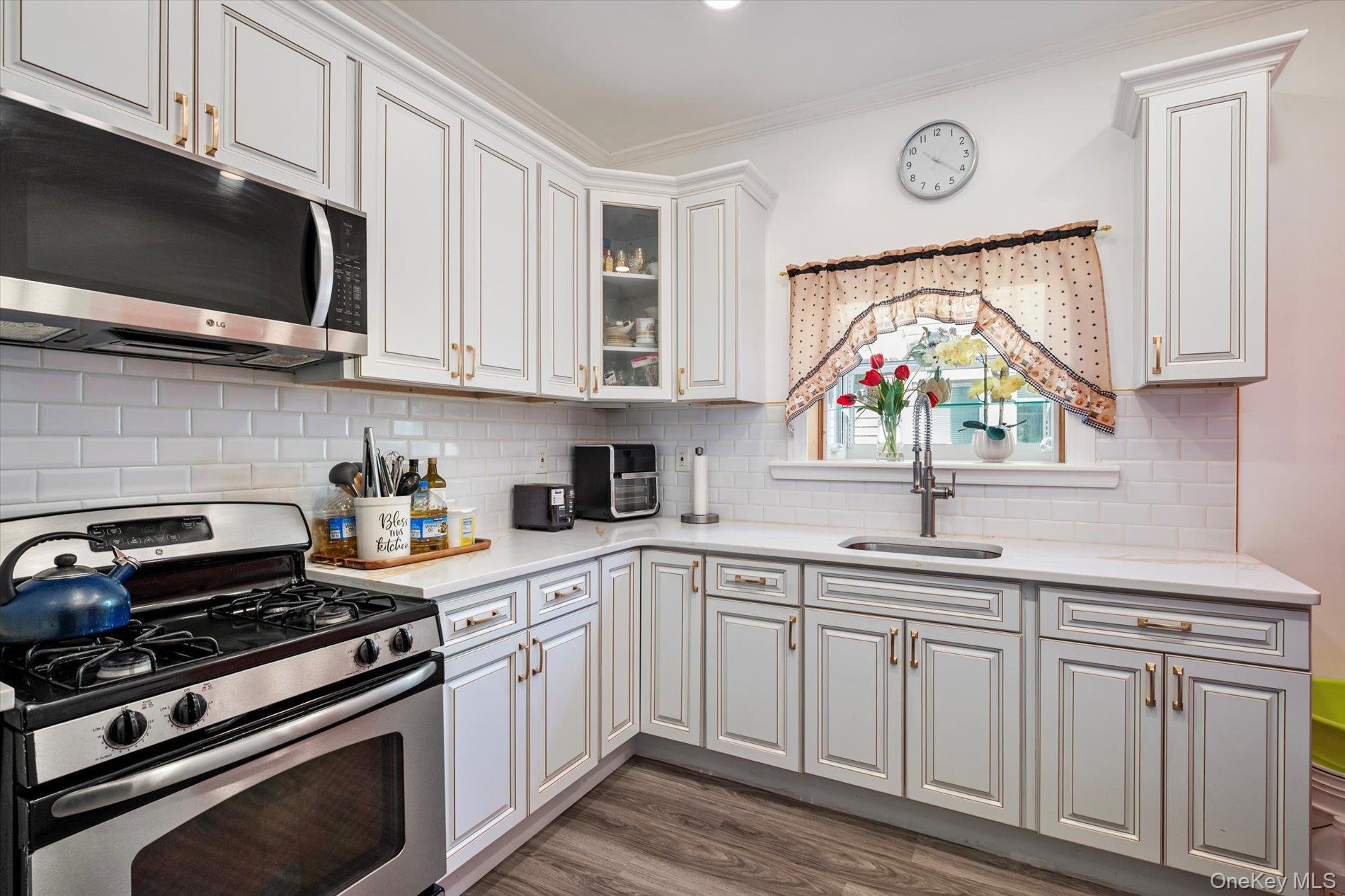 Single Family 231st  Queens, NY 11413, MLS-930617-7