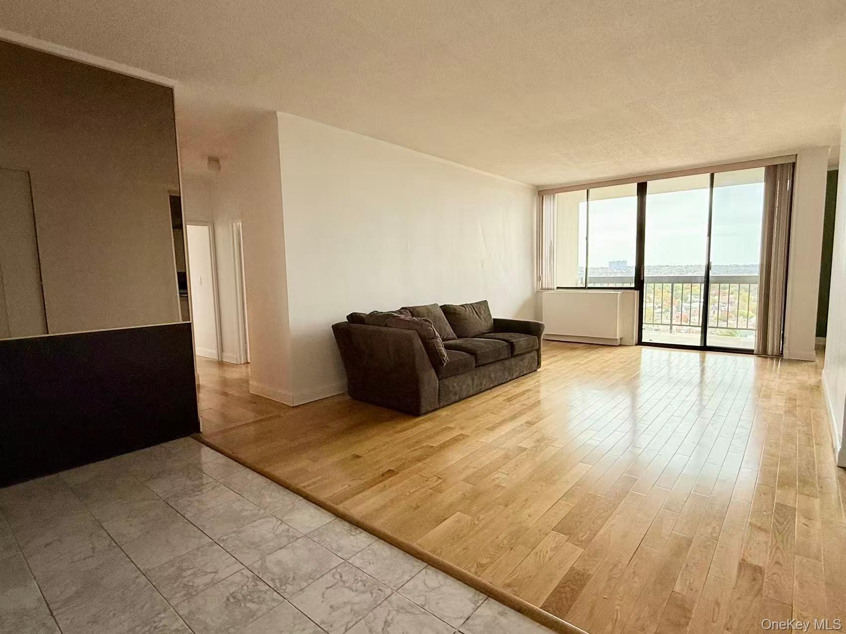 Condo Bay Club  Queens, NY 11360, MLS-930630-2