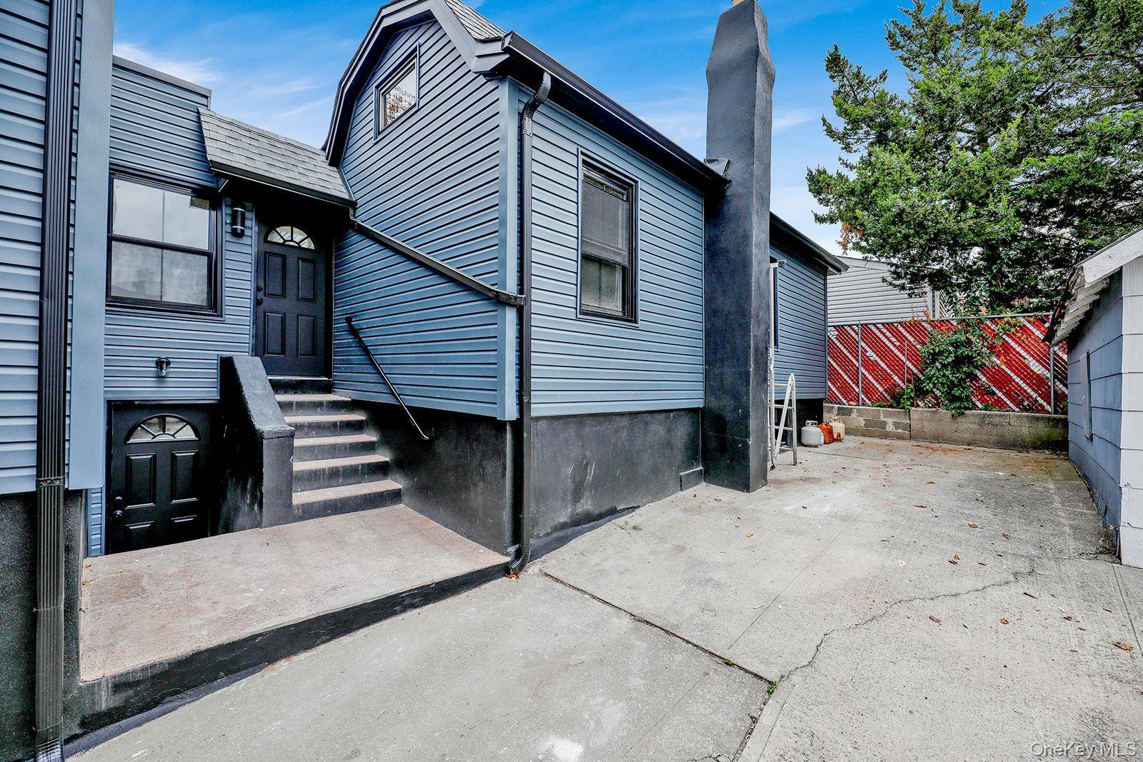 Single Family Calhoun  Bronx, NY 10465, MLS-930637-21