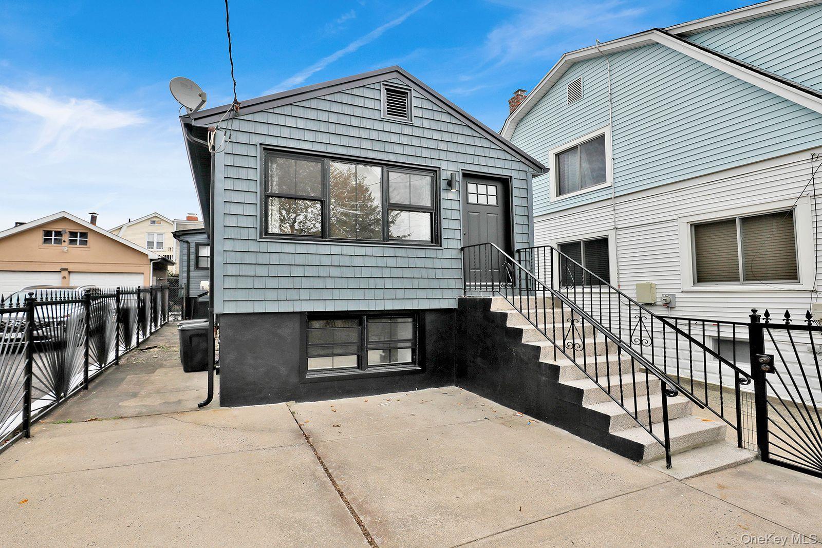 Single Family Calhoun  Bronx, NY 10465, MLS-930637-26