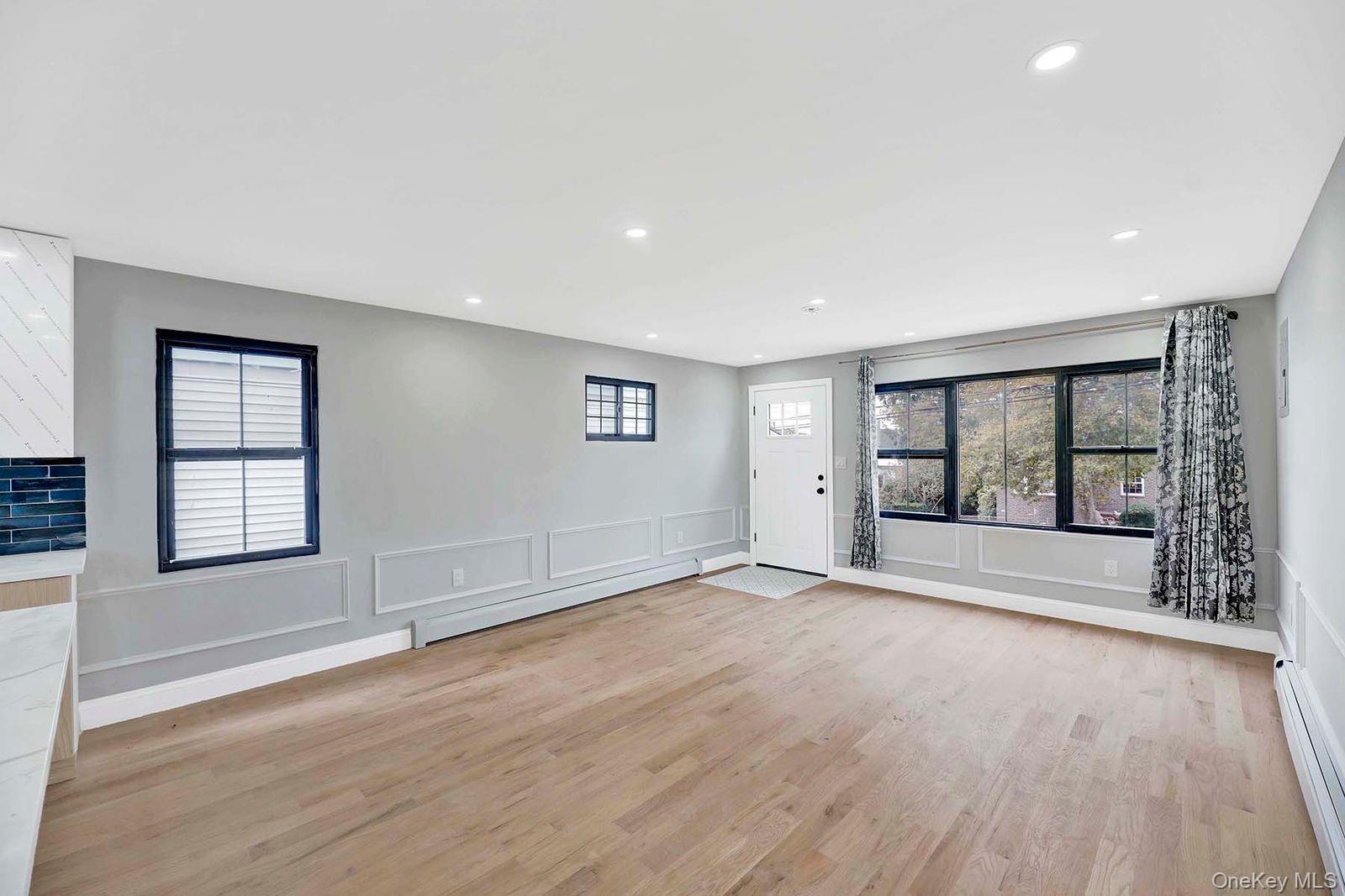 Single Family Calhoun  Bronx, NY 10465, MLS-930637-4