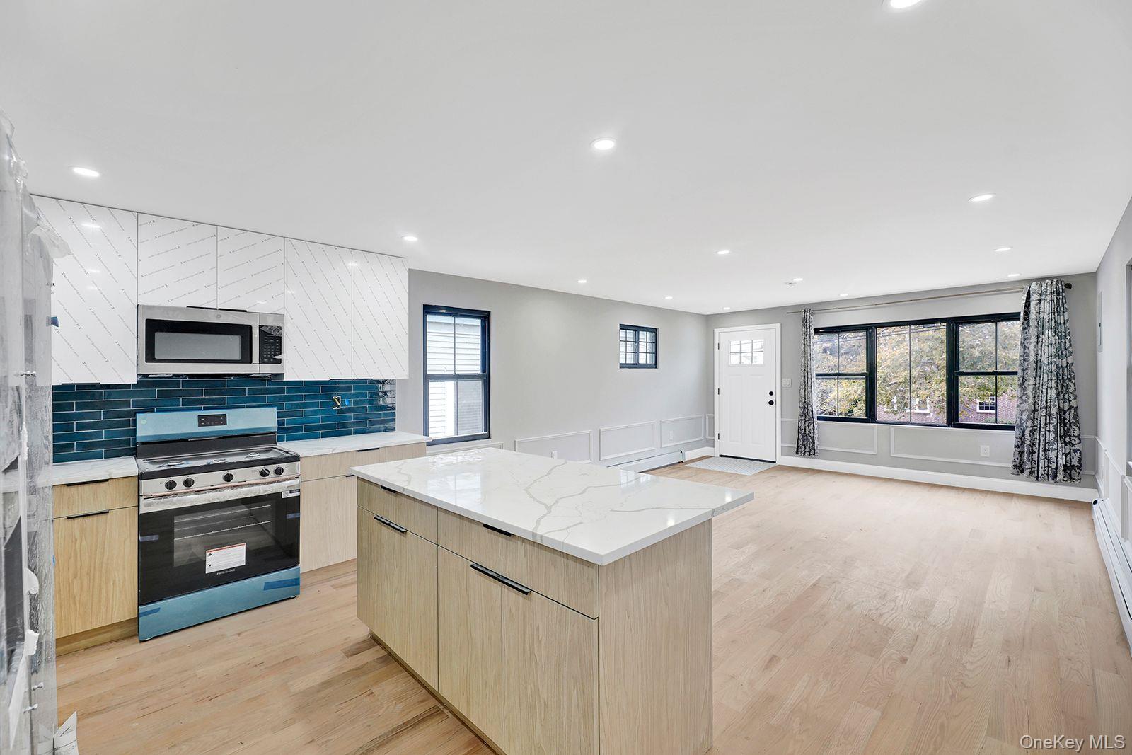 Single Family Calhoun  Bronx, NY 10465, MLS-930637-7