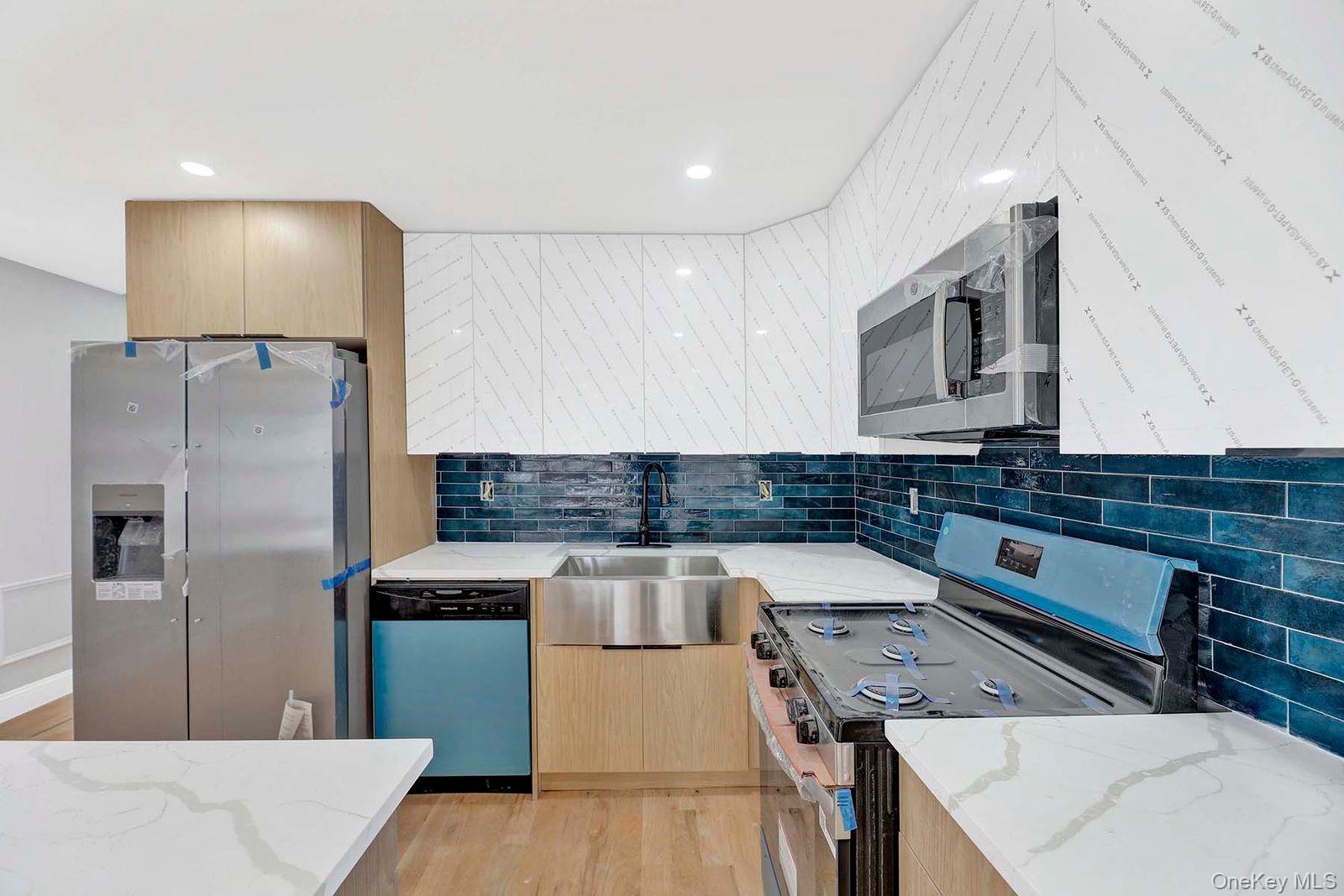 Single Family Calhoun  Bronx, NY 10465, MLS-930637-8