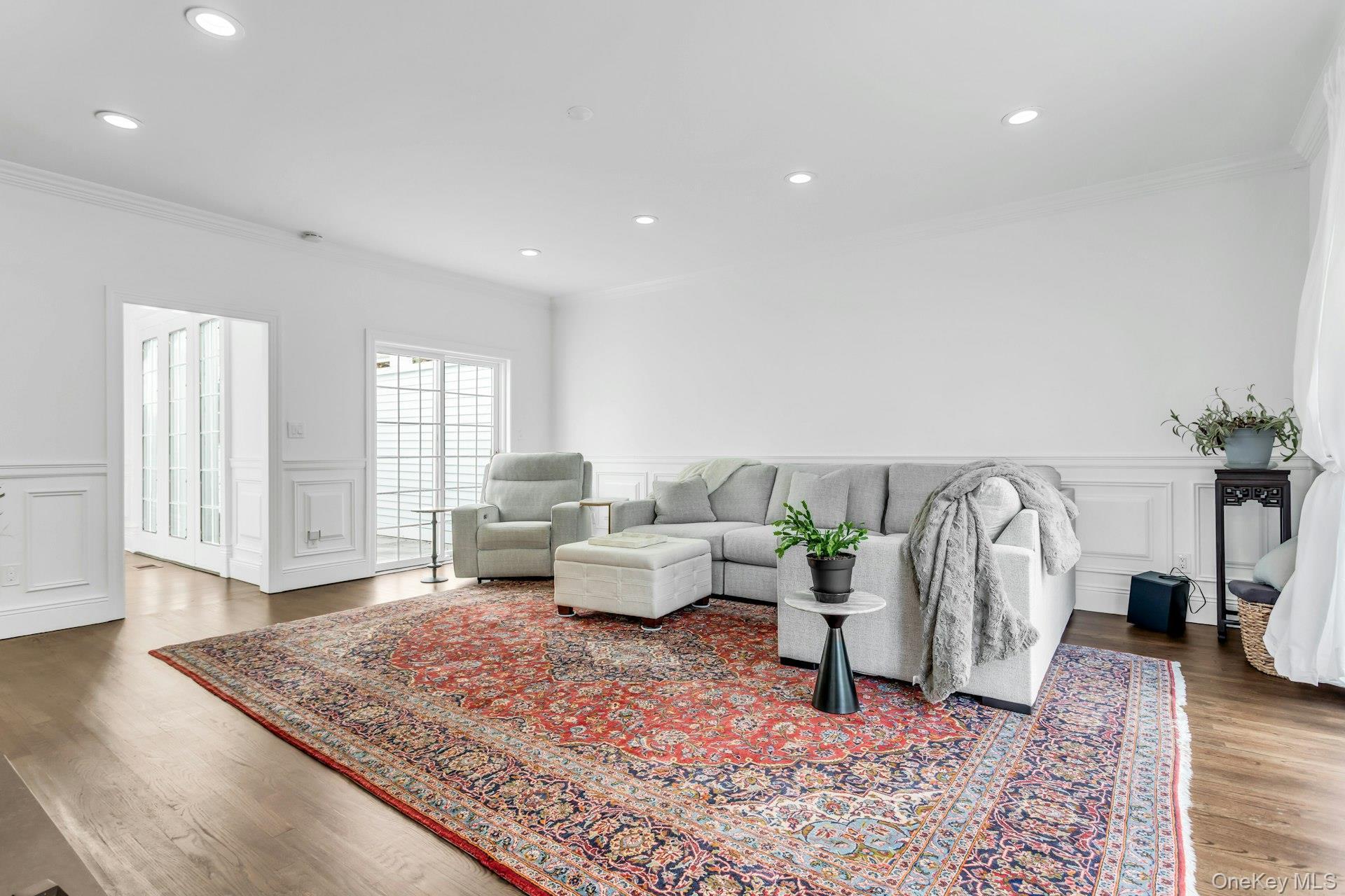 Single Family Robin Nassau County, NY 11542, MLS-930645-12