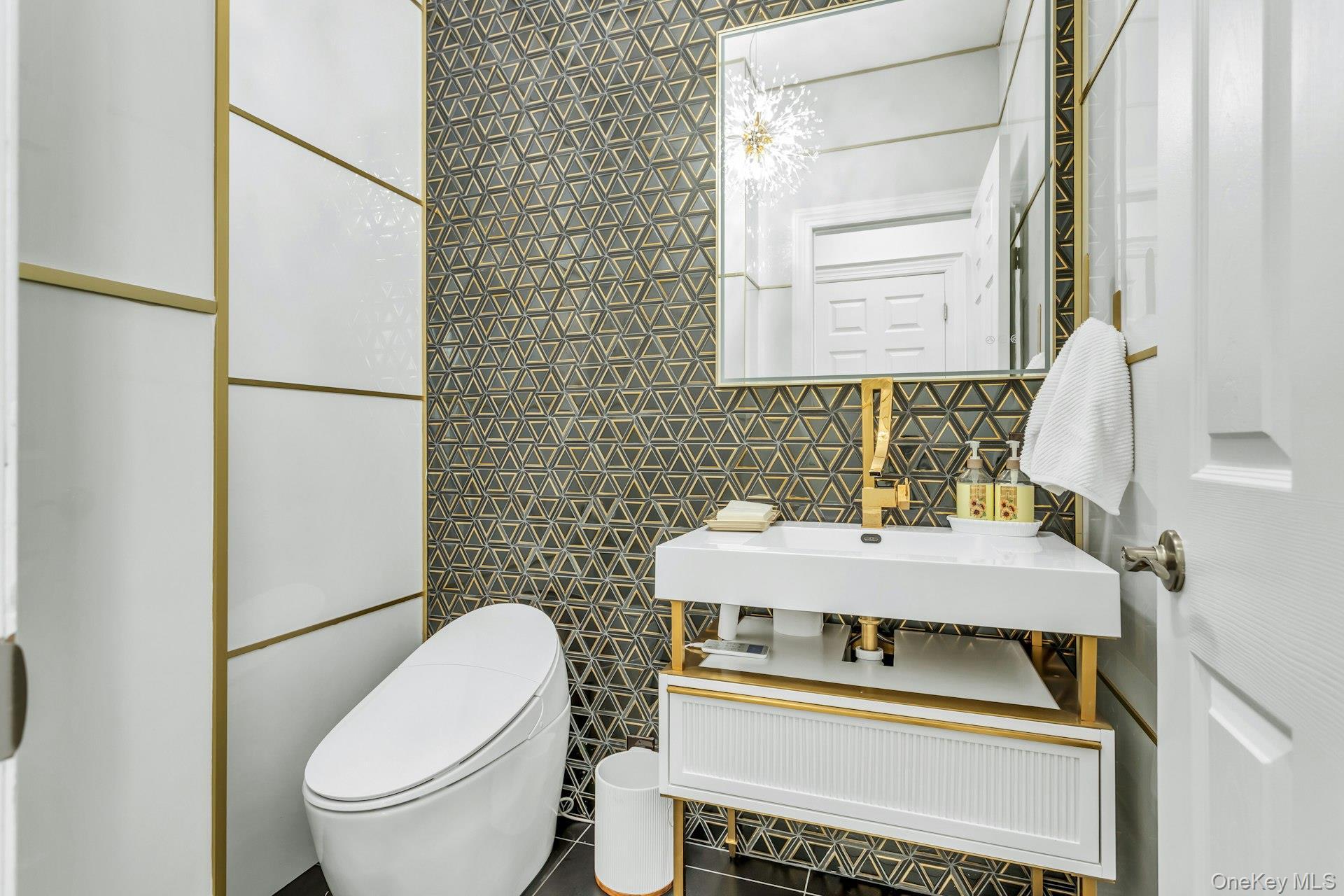 Single Family Robin Nassau County, NY 11542, MLS-930645-14