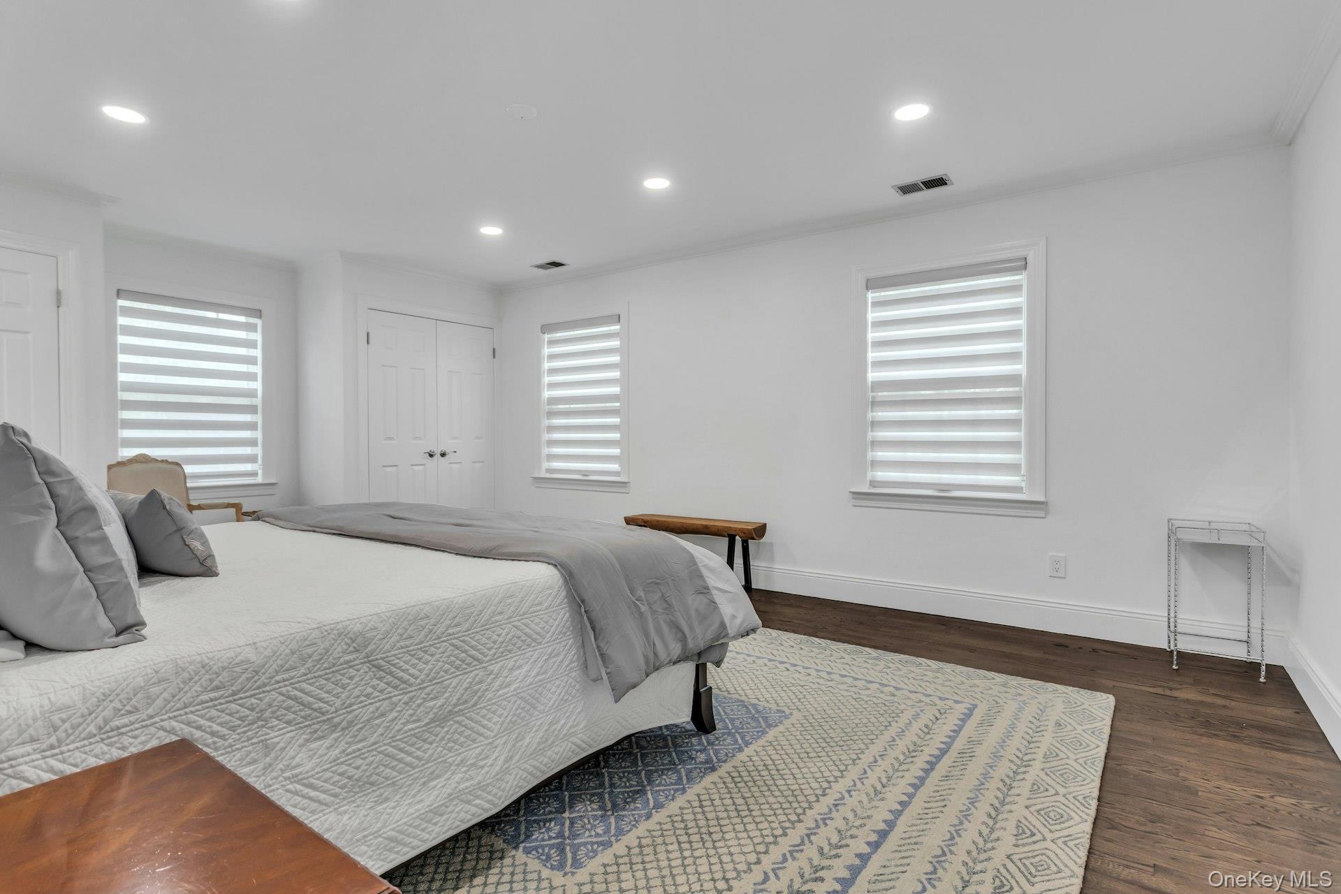 Single Family Robin Nassau County, NY 11542, MLS-930645-23