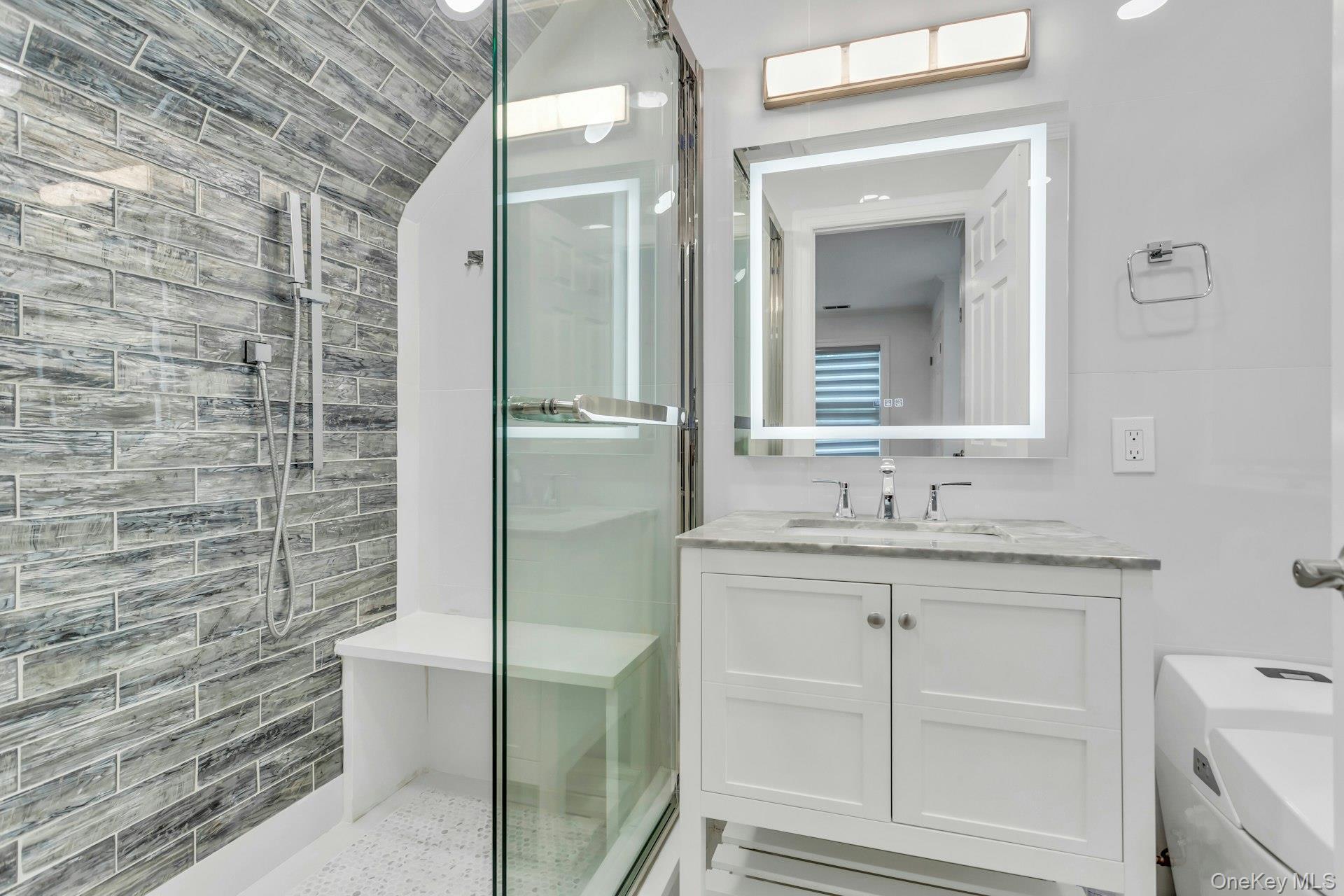 Single Family Robin Nassau County, NY 11542, MLS-930645-24