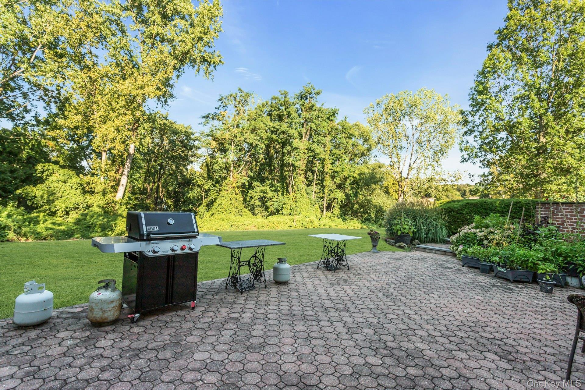 Single Family Robin Nassau County, NY 11542, MLS-930645-35