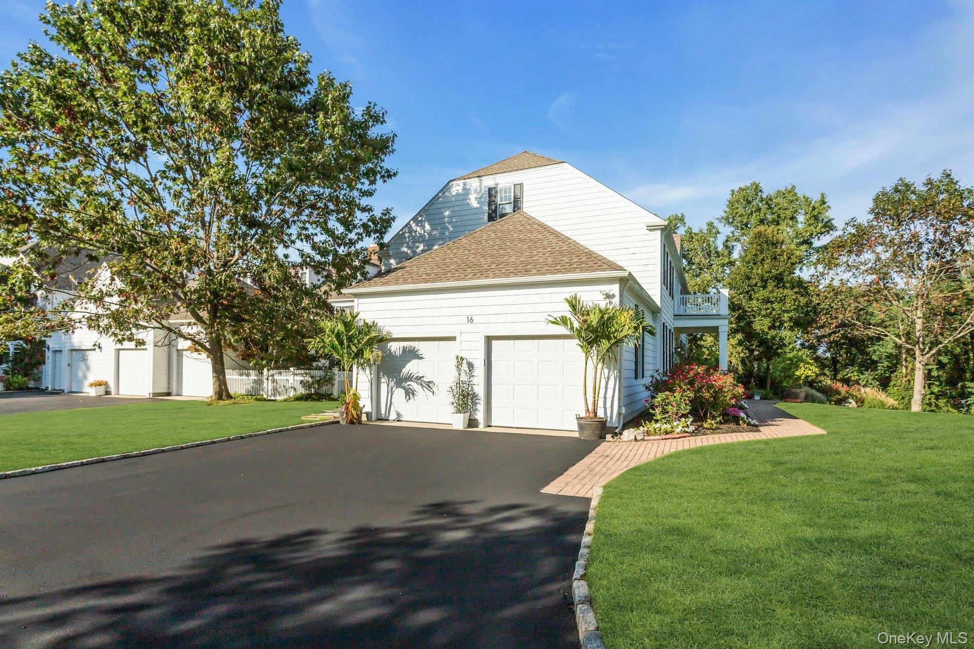 Single Family Robin  Nassau County, NY 11542, MLS-930645-36