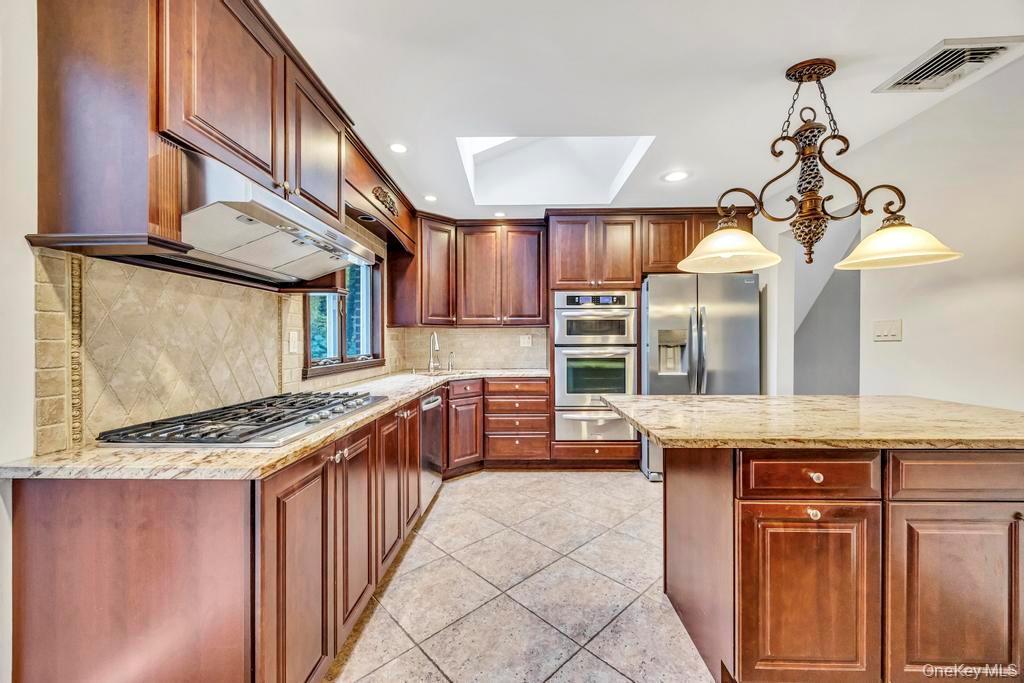 Single Family Caledonia  Suffolk County, NY 11746, MLS-930657-17