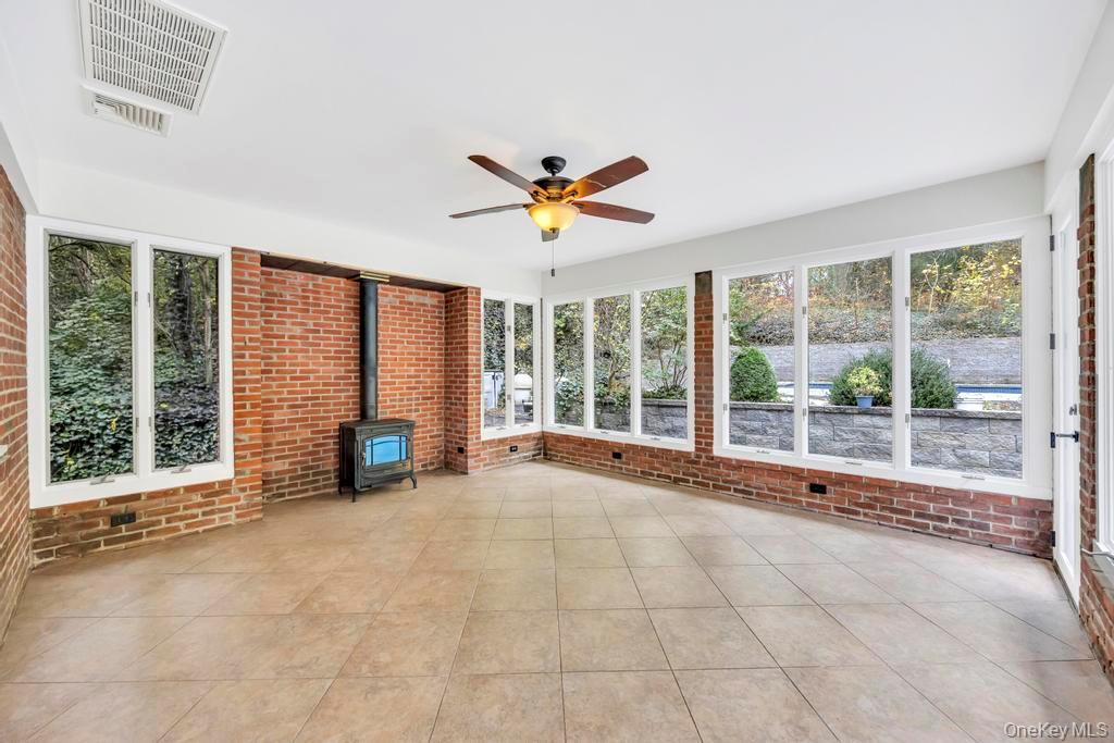 Single Family Caledonia  Suffolk County, NY 11746, MLS-930657-25