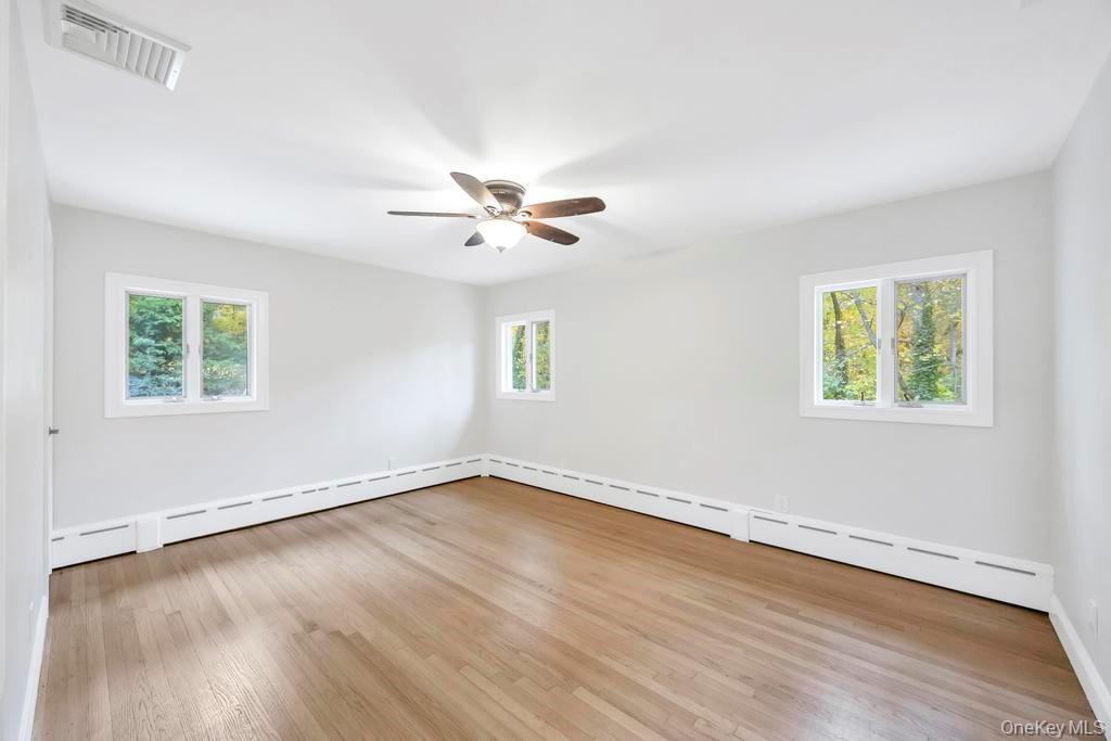 Single Family Caledonia  Suffolk County, NY 11746, MLS-930657-29