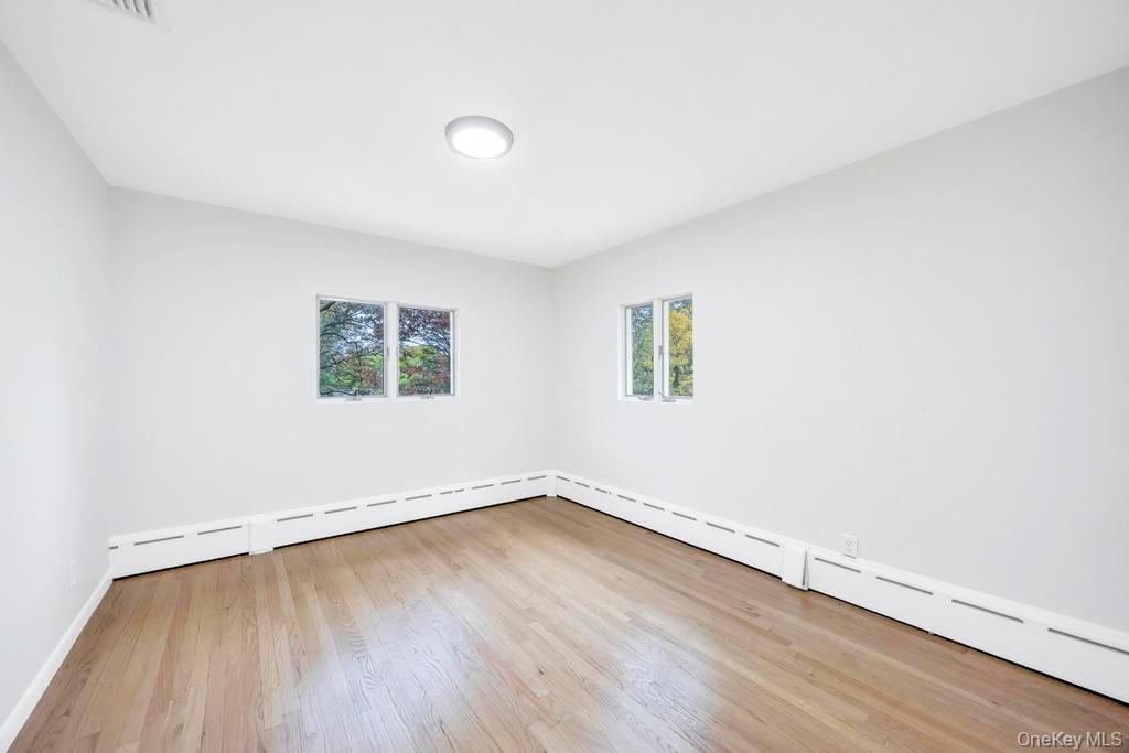 Single Family Caledonia  Suffolk County, NY 11746, MLS-930657-32