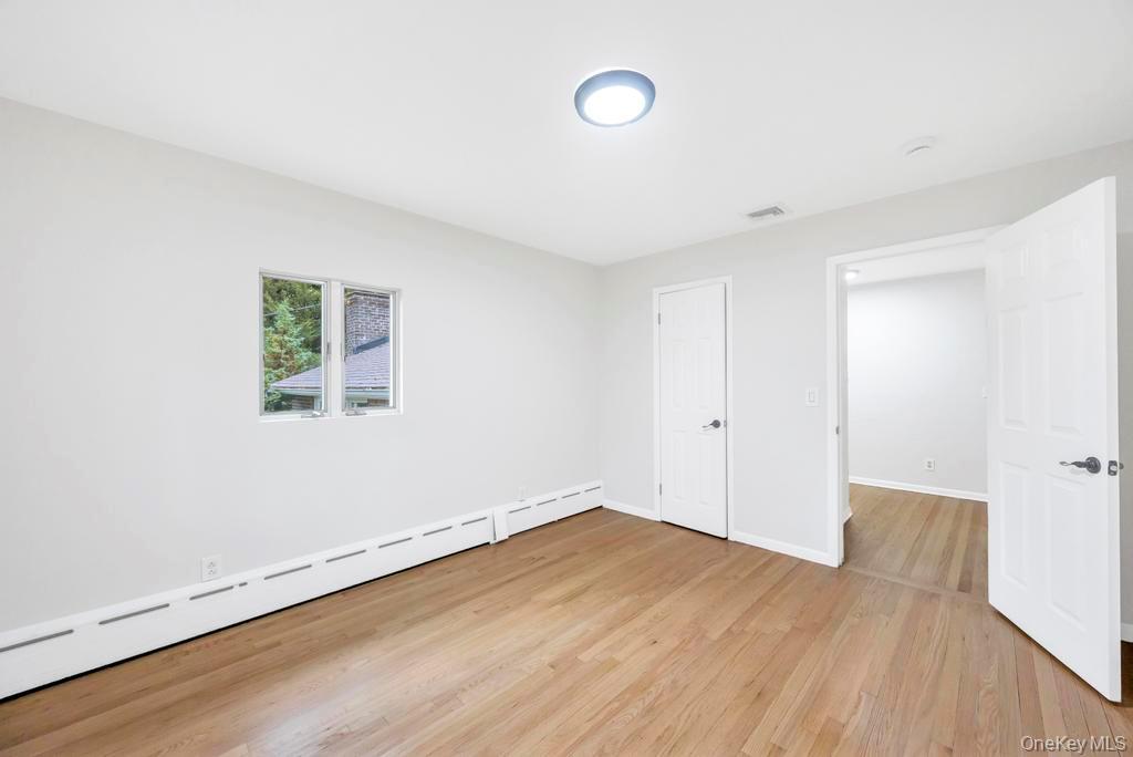 Single Family Caledonia  Suffolk County, NY 11746, MLS-930657-33