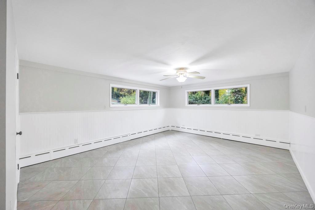 Single Family Caledonia  Suffolk County, NY 11746, MLS-930657-37