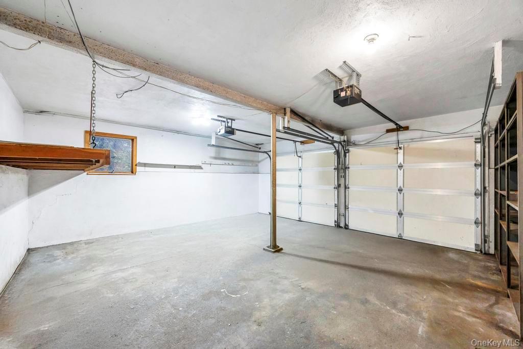 Single Family Caledonia  Suffolk County, NY 11746, MLS-930657-42