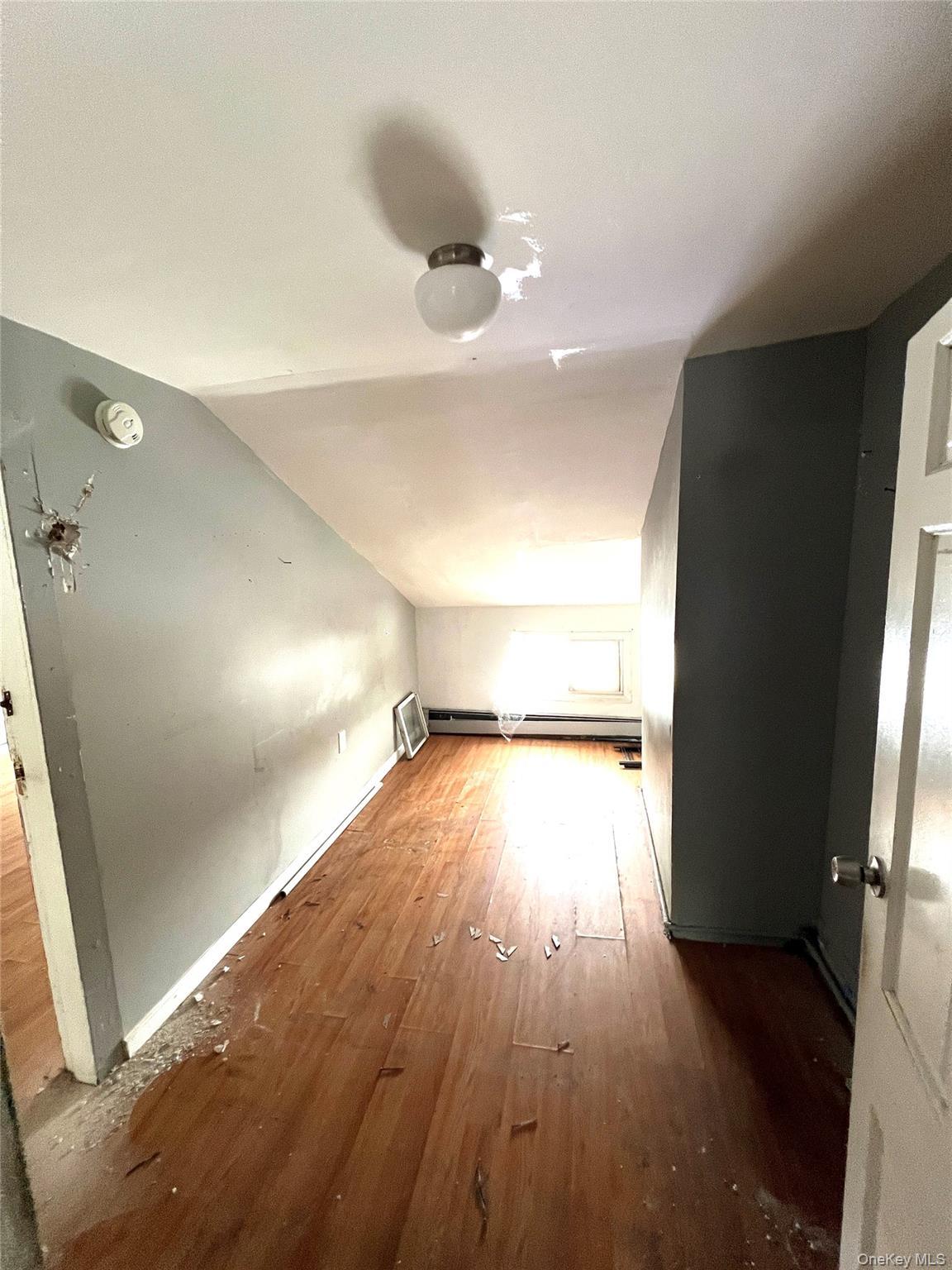 Single Family Welling  Queens, NY 11102, MLS-930666-5