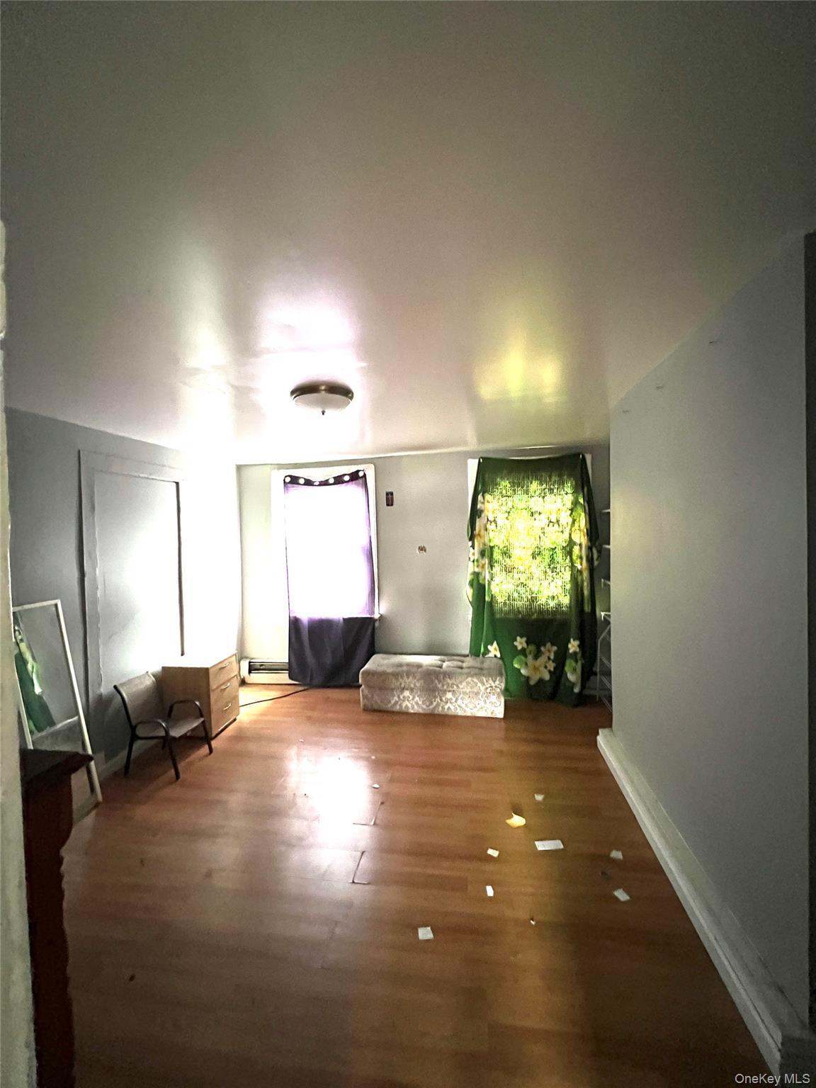 Single Family Welling  Queens, NY 11102, MLS-930666-8