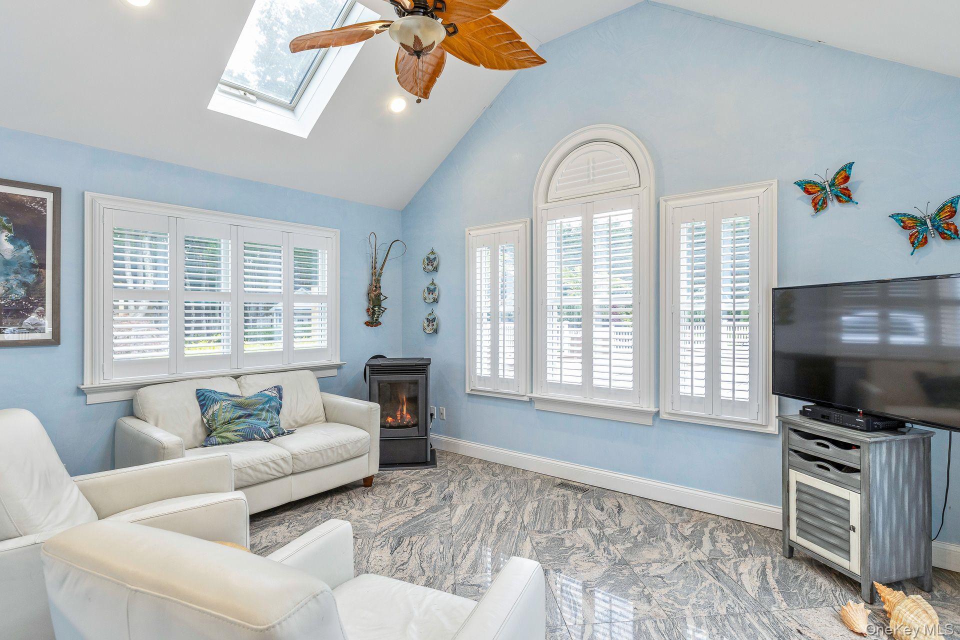 Single Family Old Neck  Suffolk County, NY 11949, MLS-930685-16