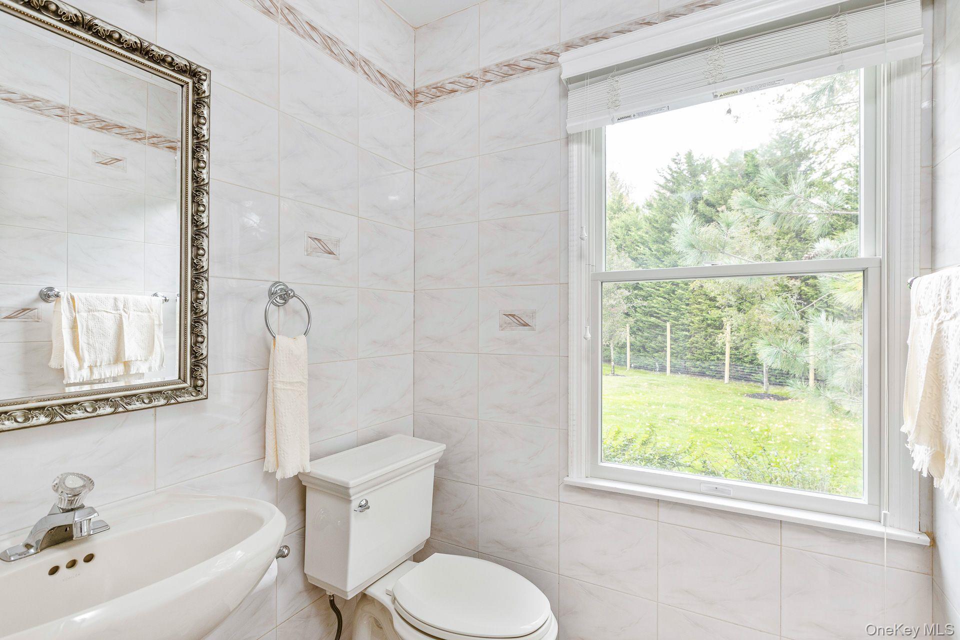 Single Family Old Neck  Suffolk County, NY 11949, MLS-930685-18