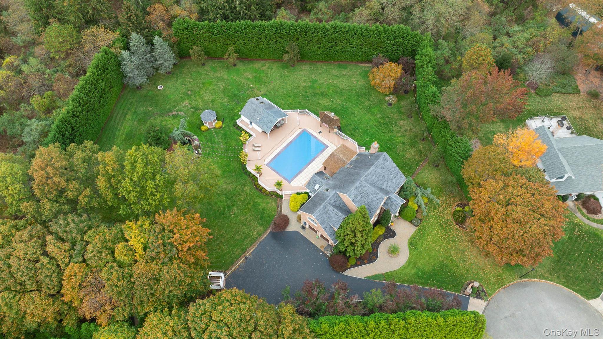 Single Family Old Neck  Suffolk County, NY 11949, MLS-930685-2