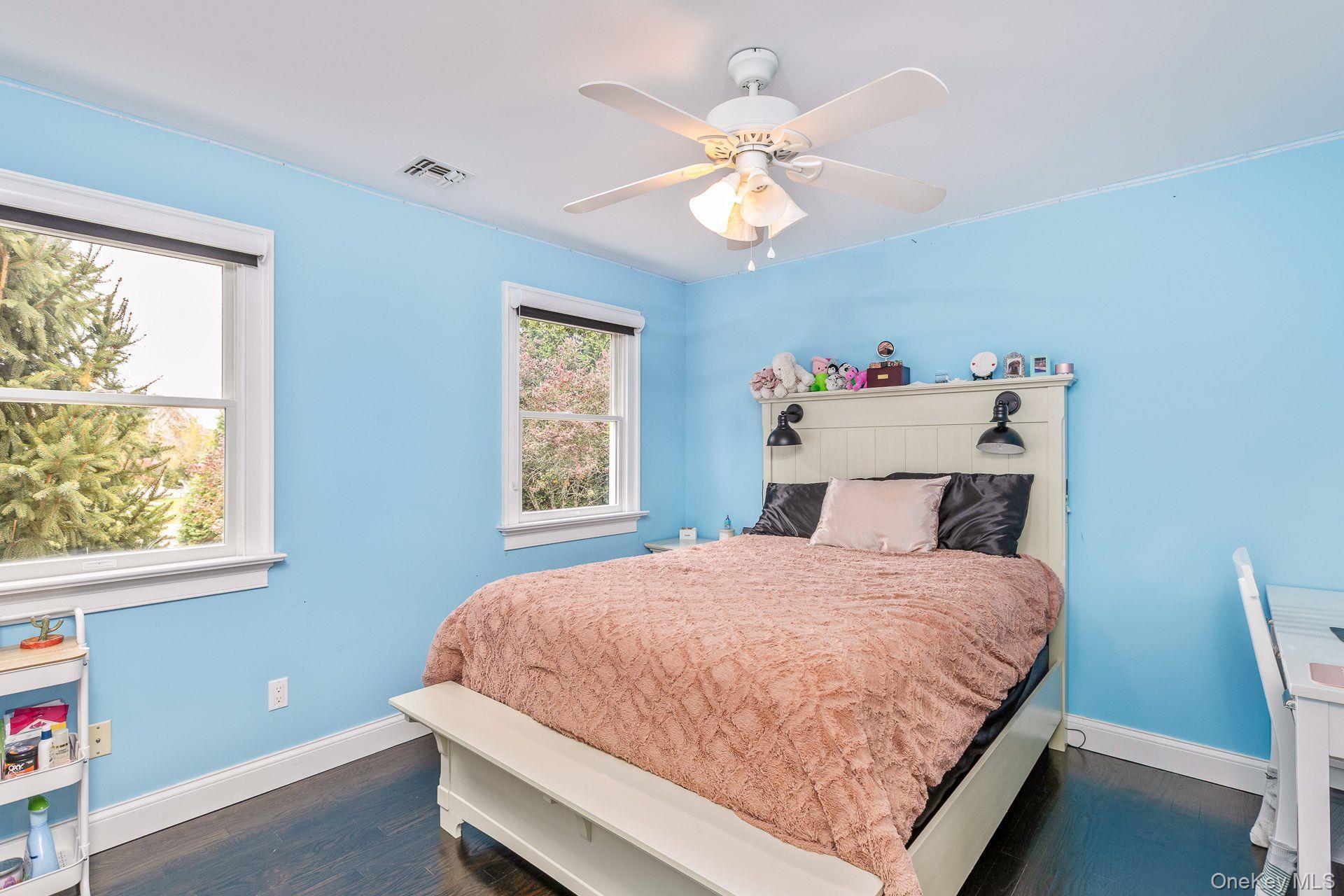 Single Family Old Neck  Suffolk County, NY 11949, MLS-930685-23