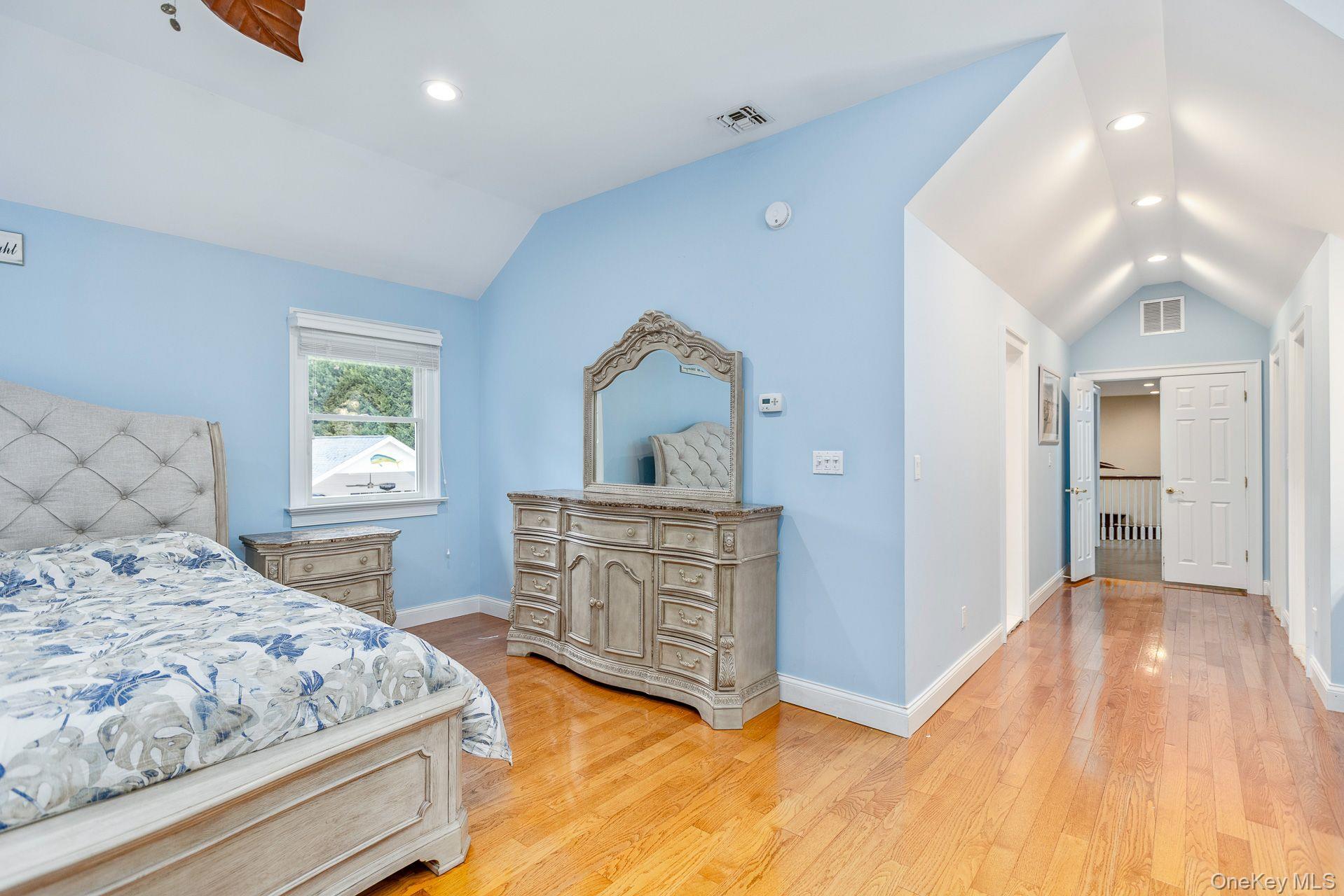 Single Family Old Neck  Suffolk County, NY 11949, MLS-930685-25