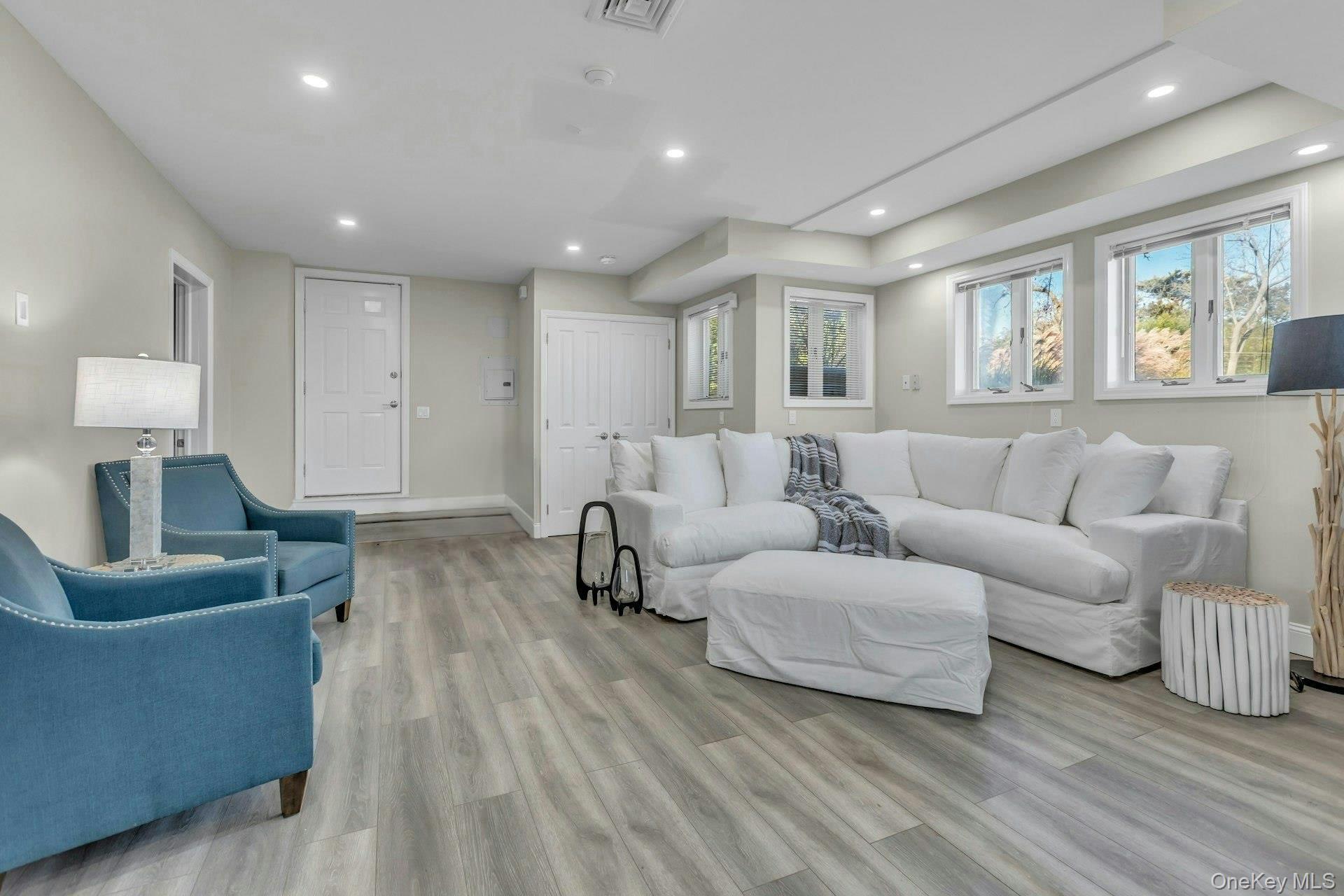 Single Family Edgewater Suffolk County, NY 11705, MLS-930696-32