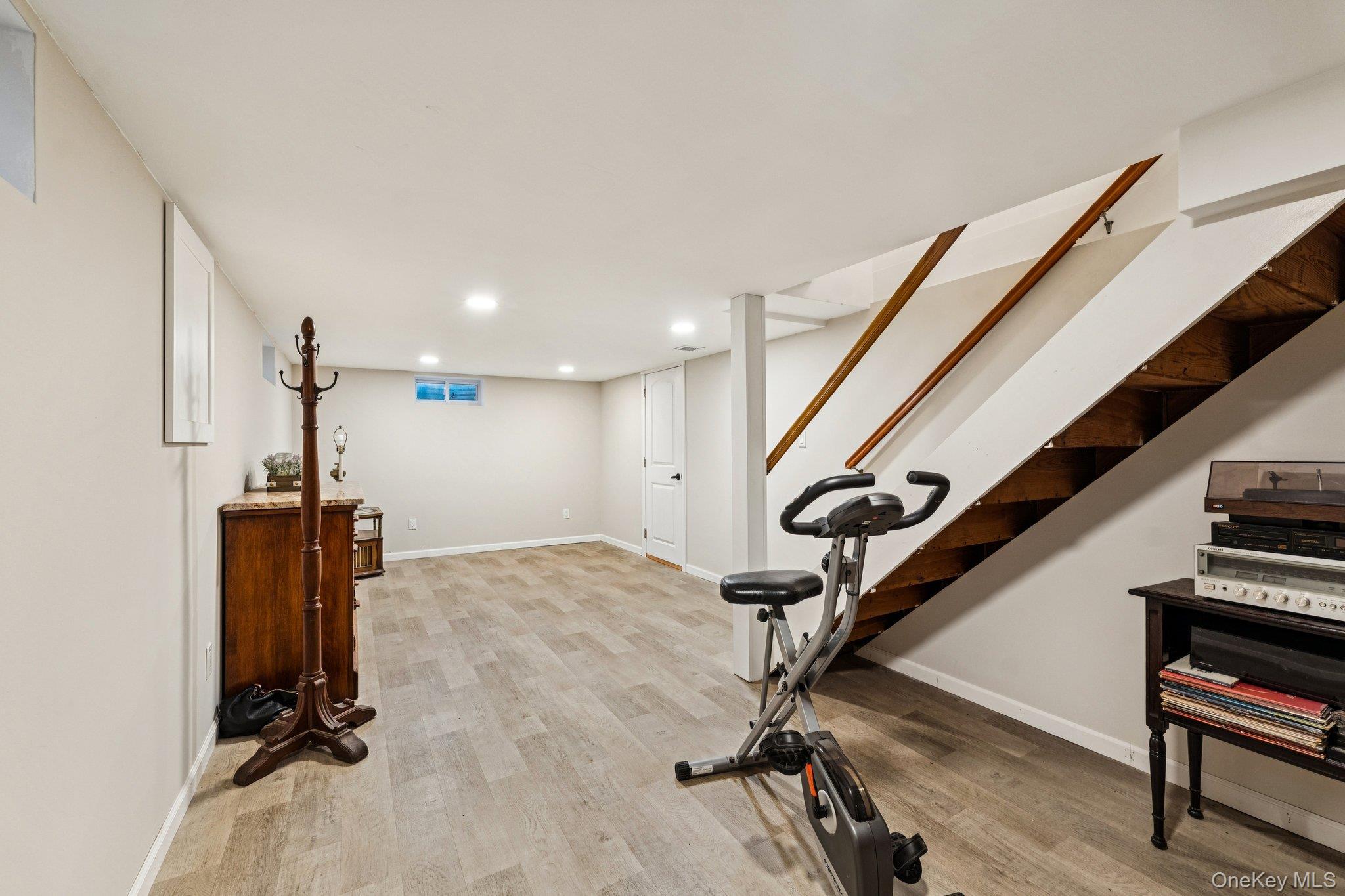 Single Family 1st  Suffolk County, NY 11731, MLS-930697-30