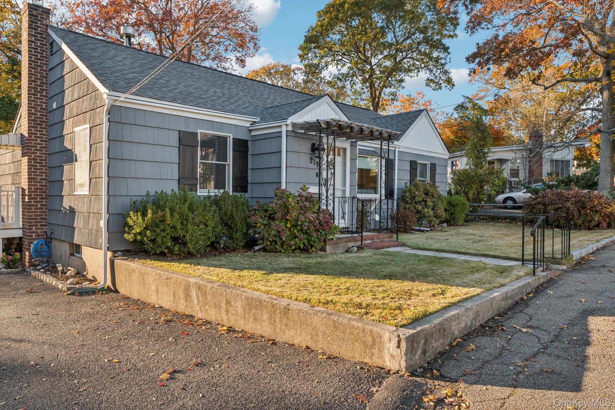 Single Family 1st  Suffolk County, NY 11731, MLS-930697-40