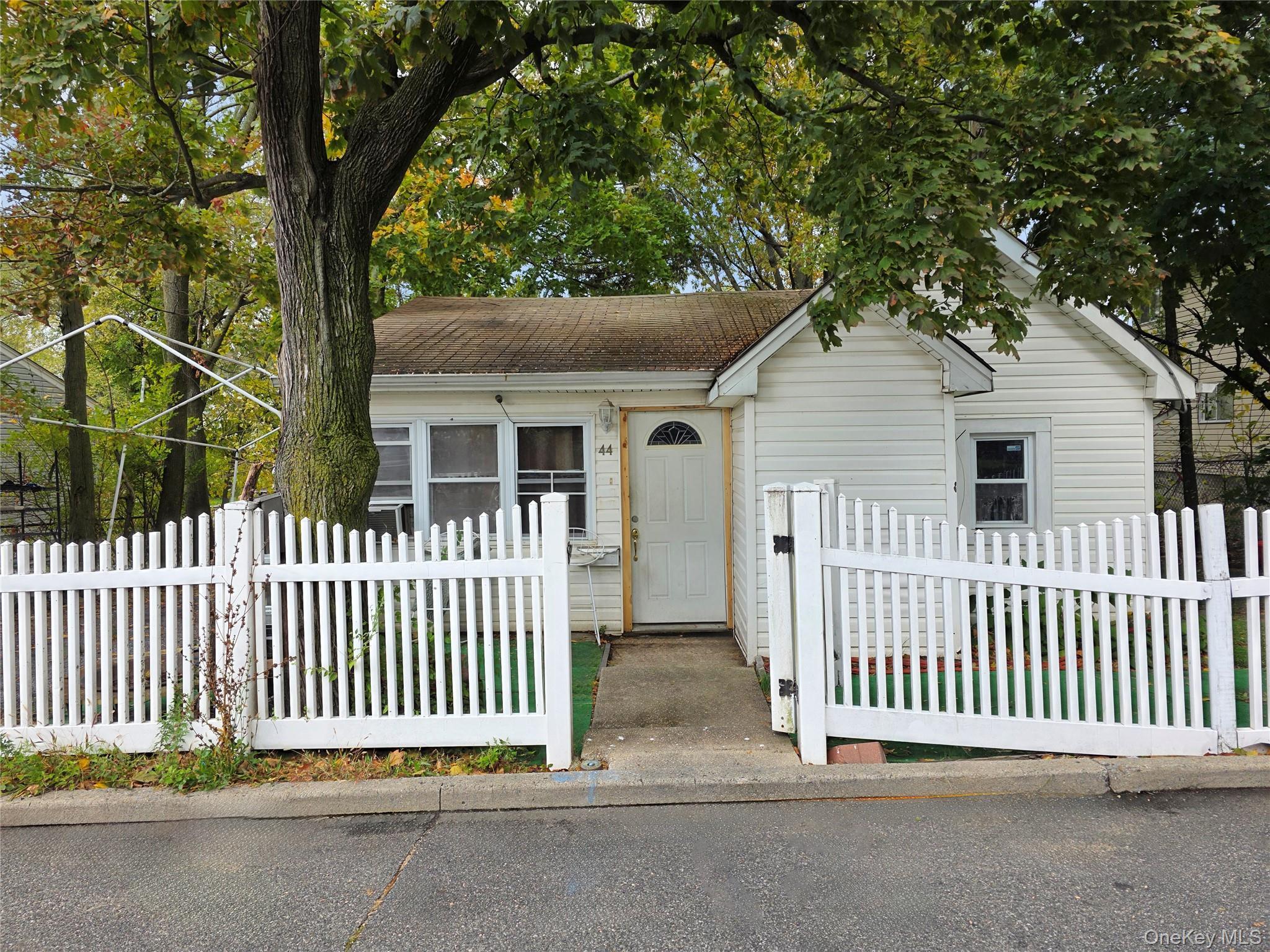 Single Family Carnegie  Nassau County, NY 11003, MLS-930698-7