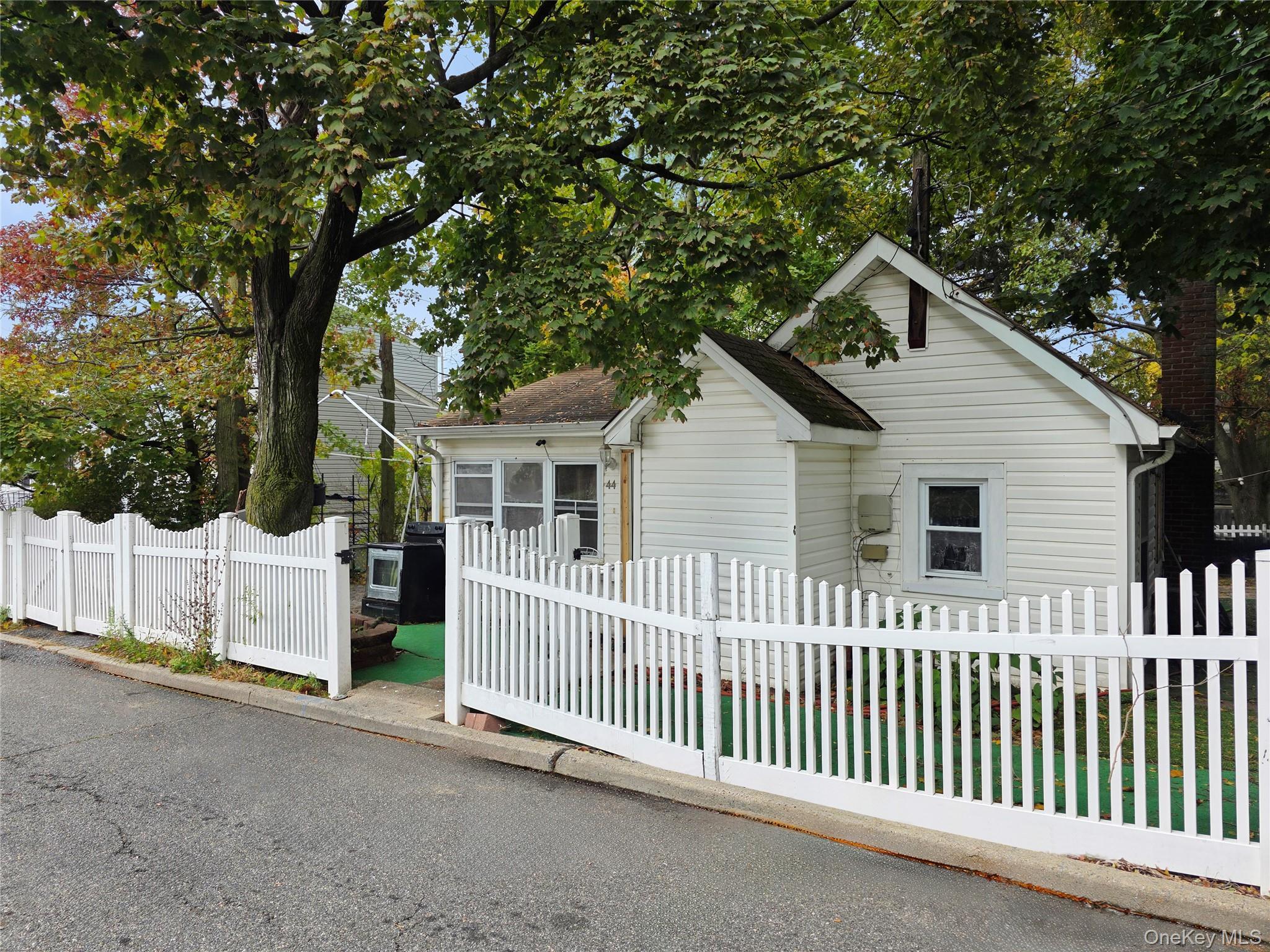 Single Family Carnegie  Nassau County, NY 11003, MLS-930698-9