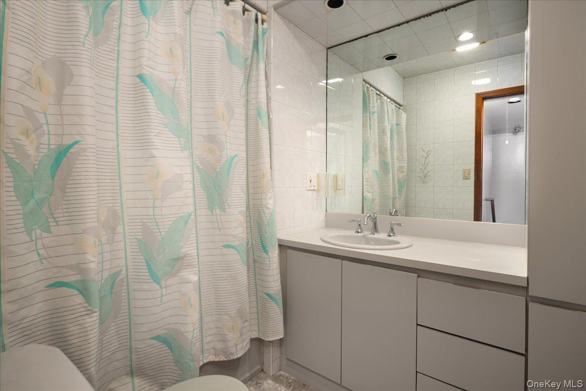 Single Family Nelson Nassau County, NY 11003, MLS-930702-17