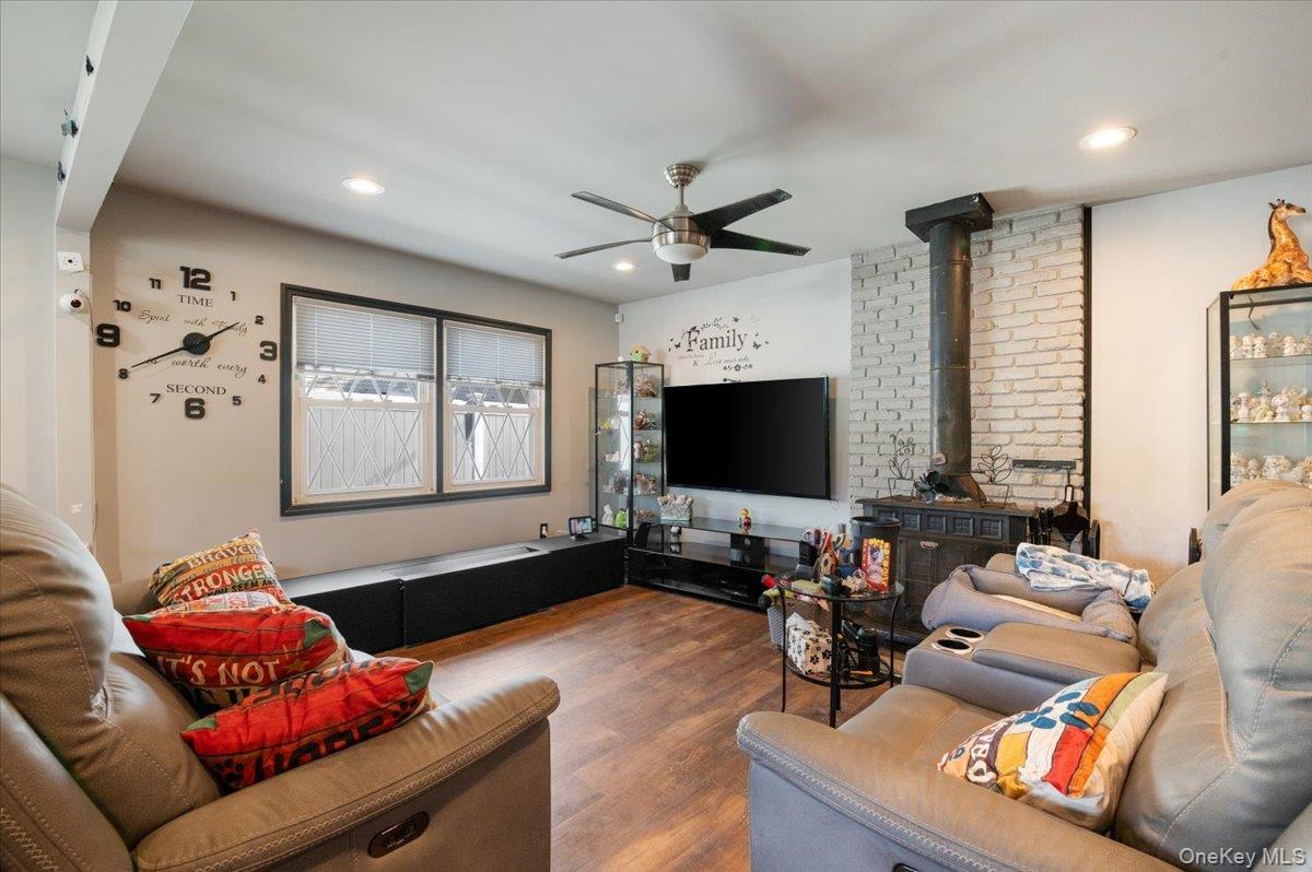 Single Family Hickory Lane  Nassau County, NY 11756, MLS-930727-4