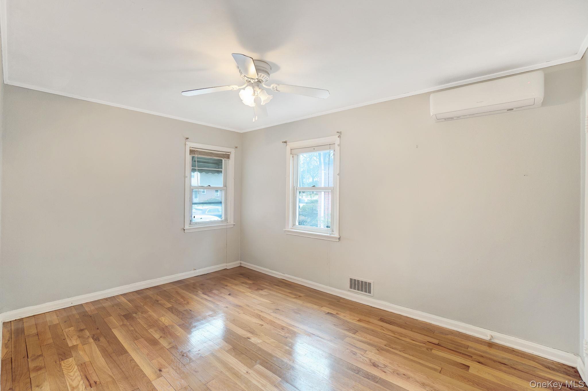 Single Family 130th  Queens, NY 11413, MLS-930732-16