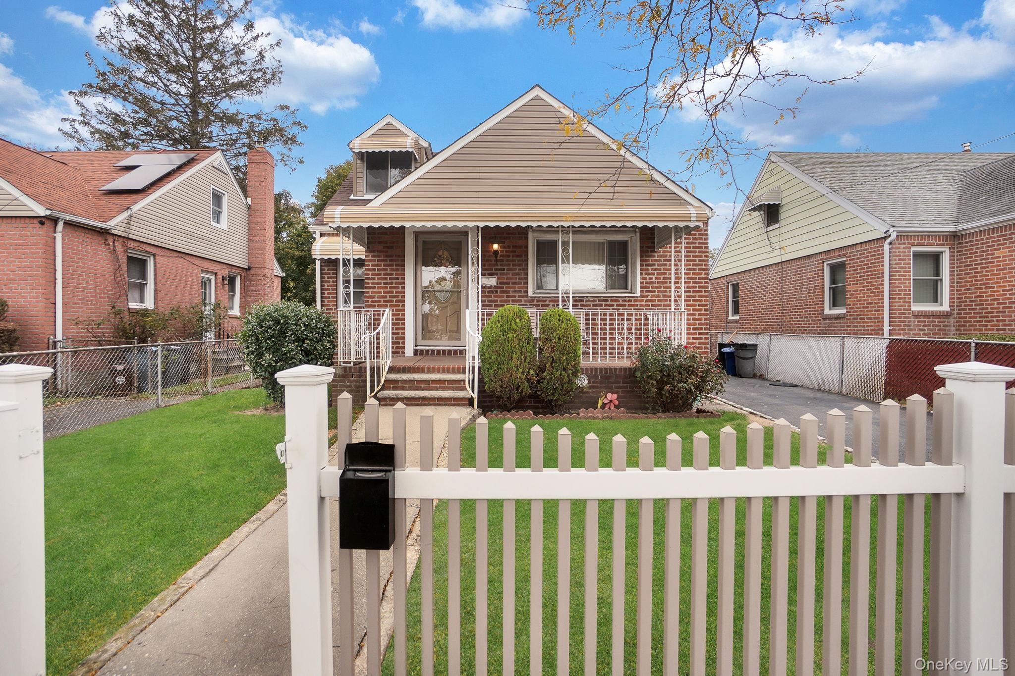 Single Family 130th  Queens, NY 11413, MLS-930732-2