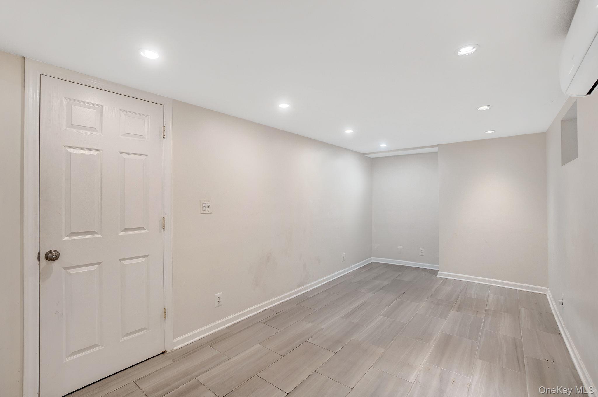 Single Family 130th  Queens, NY 11413, MLS-930732-24