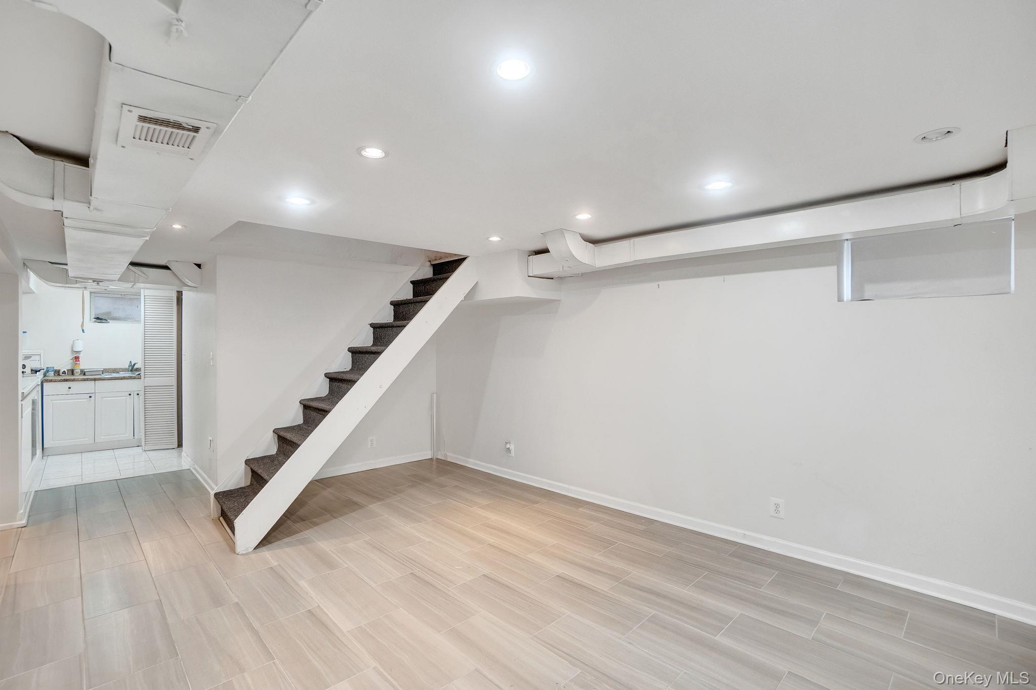 Single Family 130th  Queens, NY 11413, MLS-930732-26