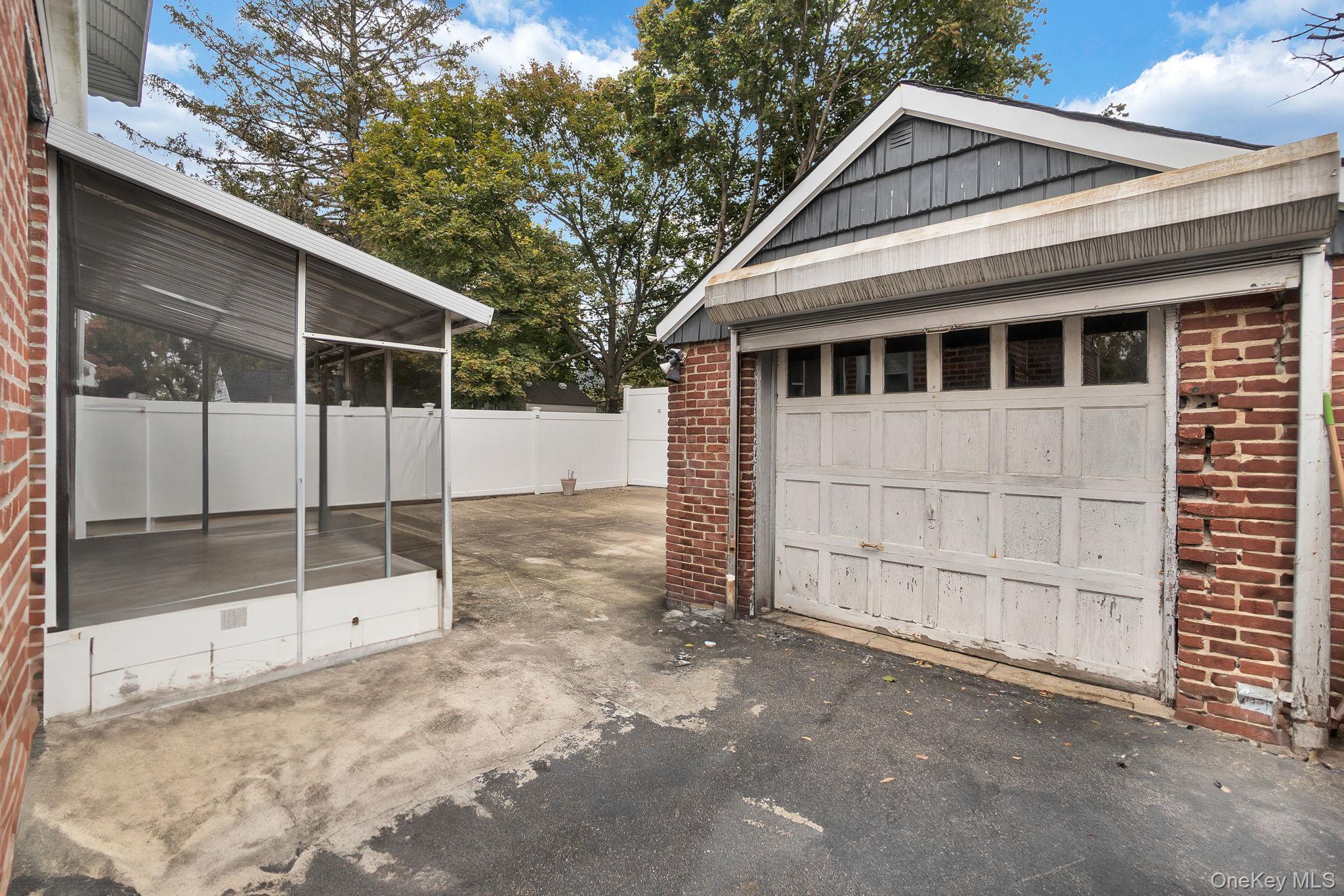 Single Family 130th  Queens, NY 11413, MLS-930732-32